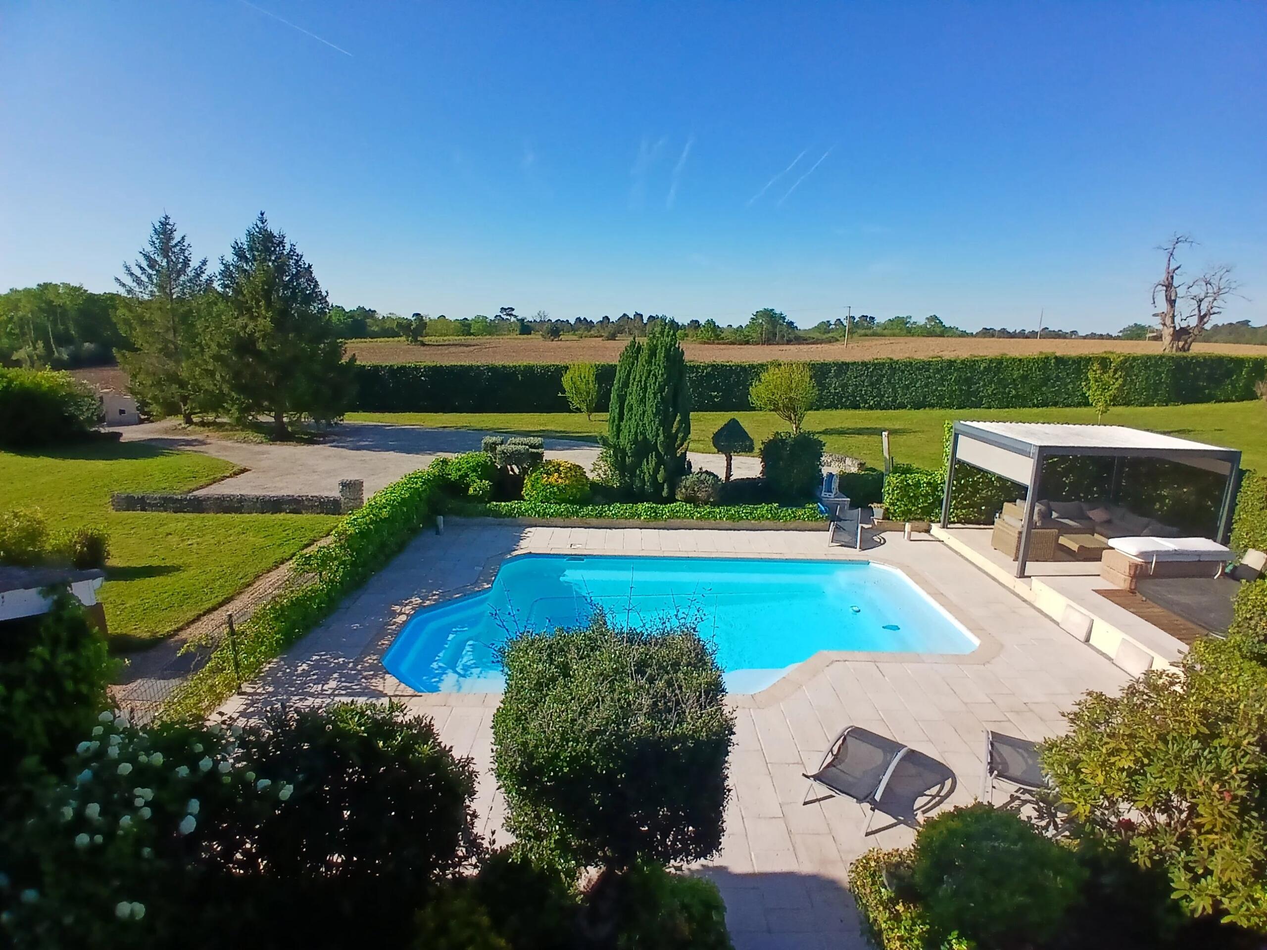 Modern villa with swimming pool, jacuzzi and sauna, Poitou-Charentes – France – BVI85038