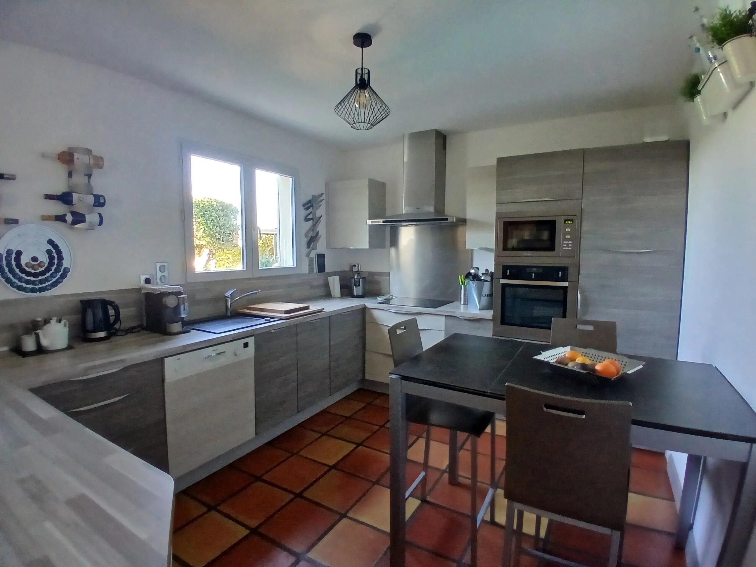 Modern villa with swimming pool, jacuzzi and sauna, Poitou-Charentes – France – BVI85038