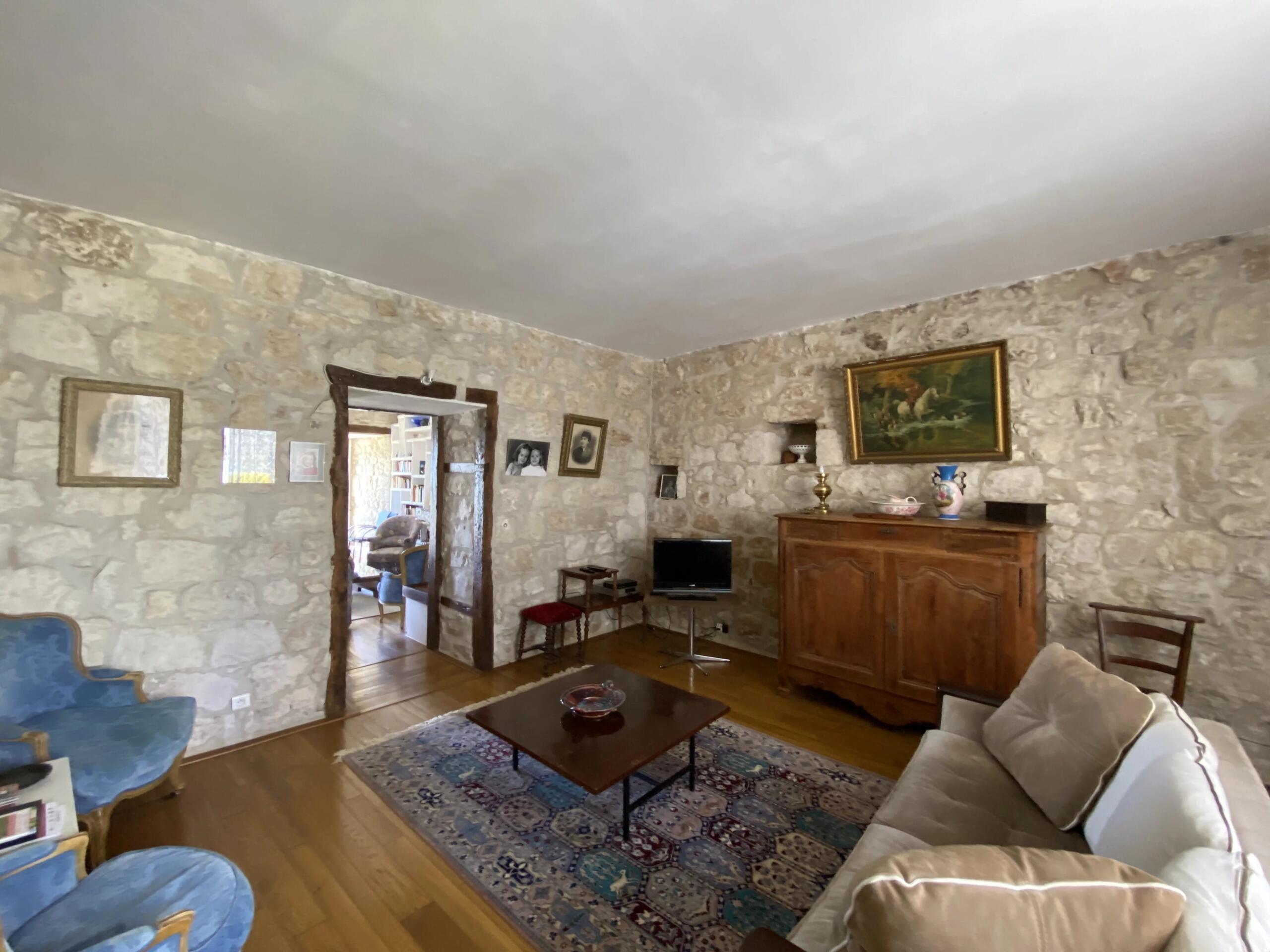 Exceptional Bastide Town Property with Pool and Panoramic Views – Tournon d’Agenais, Aquitaine – France – BVI81612