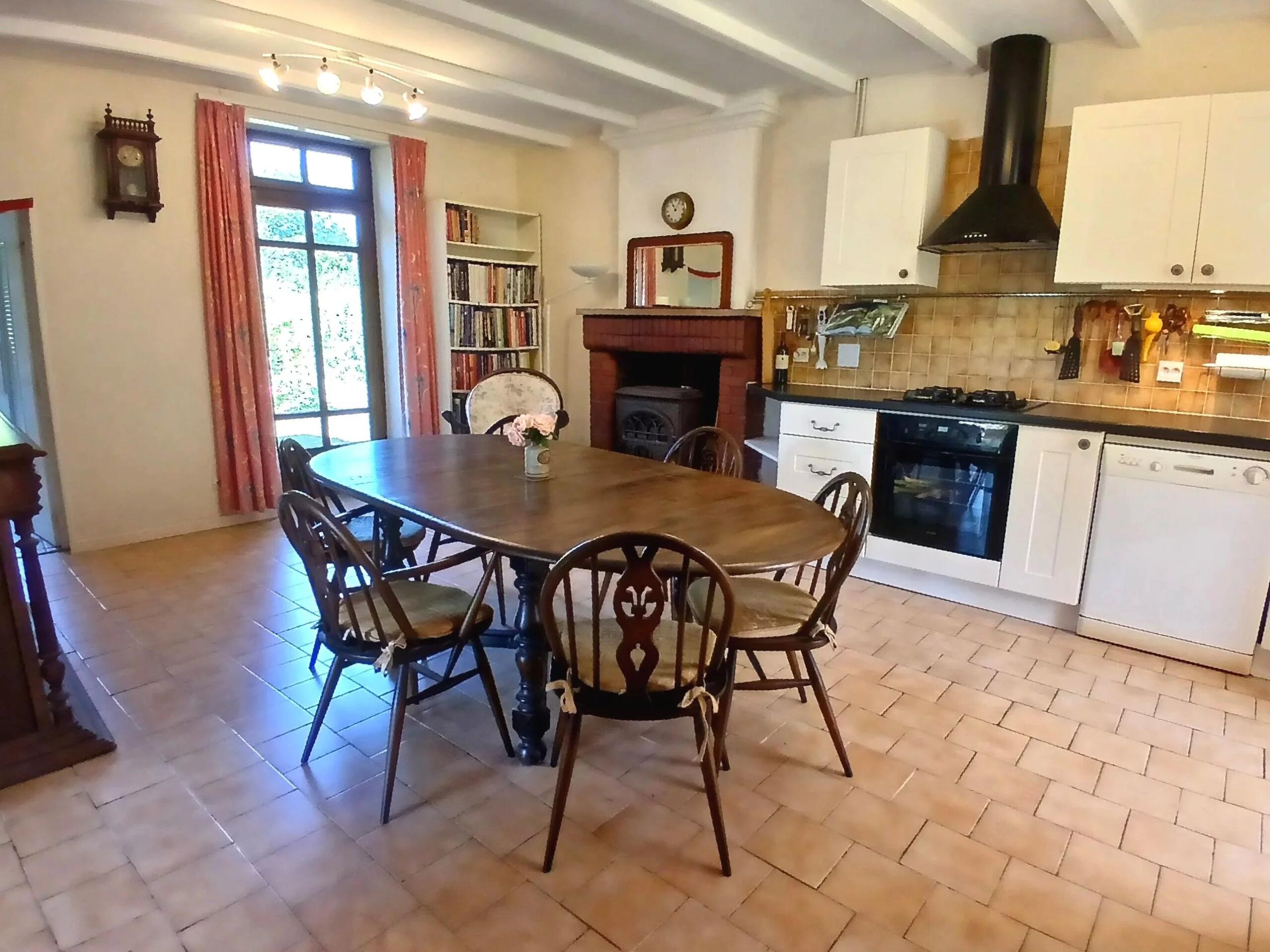 Two charming stone cottages with local amenities and potential for  development, Poitou-Charentes – France – BVI77819