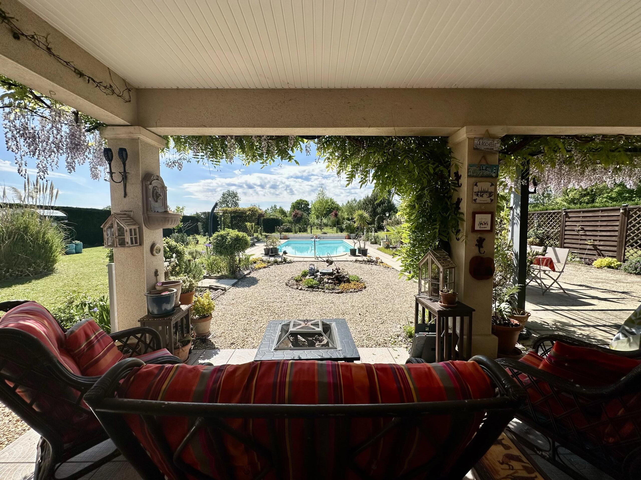 Modern Home with large garden and swimming pool, Aquitaine – France – BVI85307