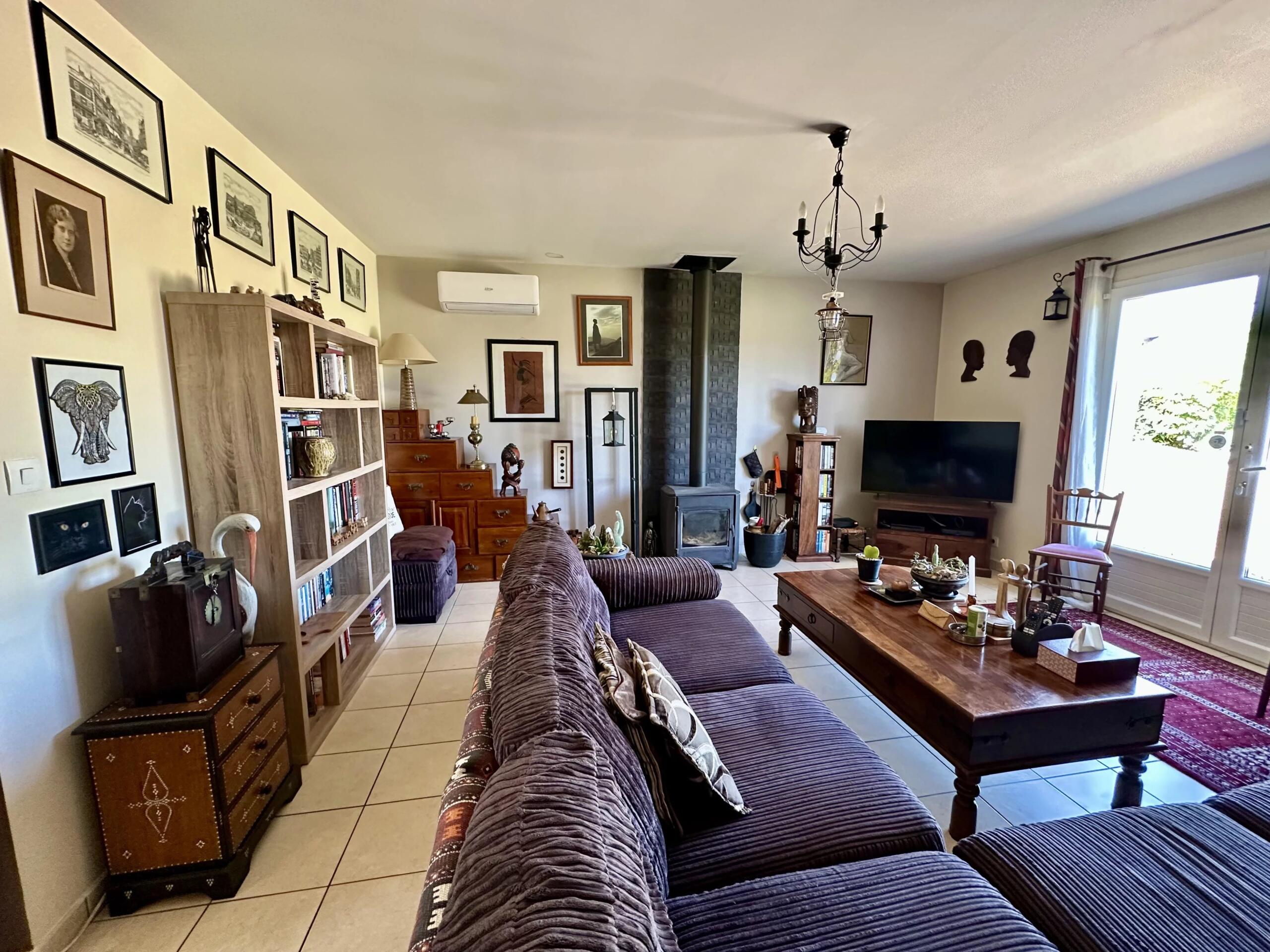 Modern Home with large garden and swimming pool, Aquitaine – France – BVI85307