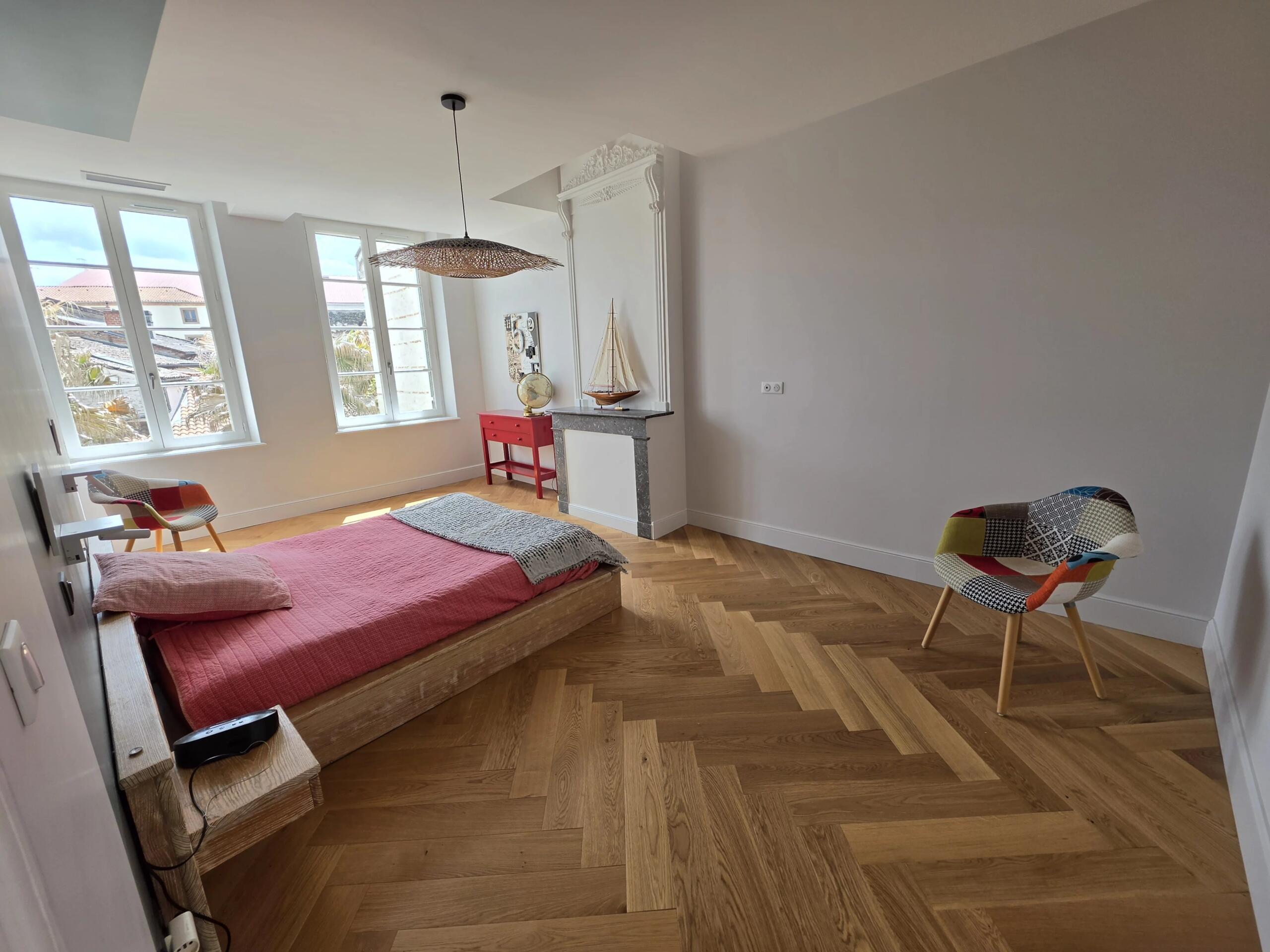 Elegant Bourgeois Townhouse with Garden, Heated Pool and Large Garage in Heart of Agen, Aquitaine – France – BVI85444