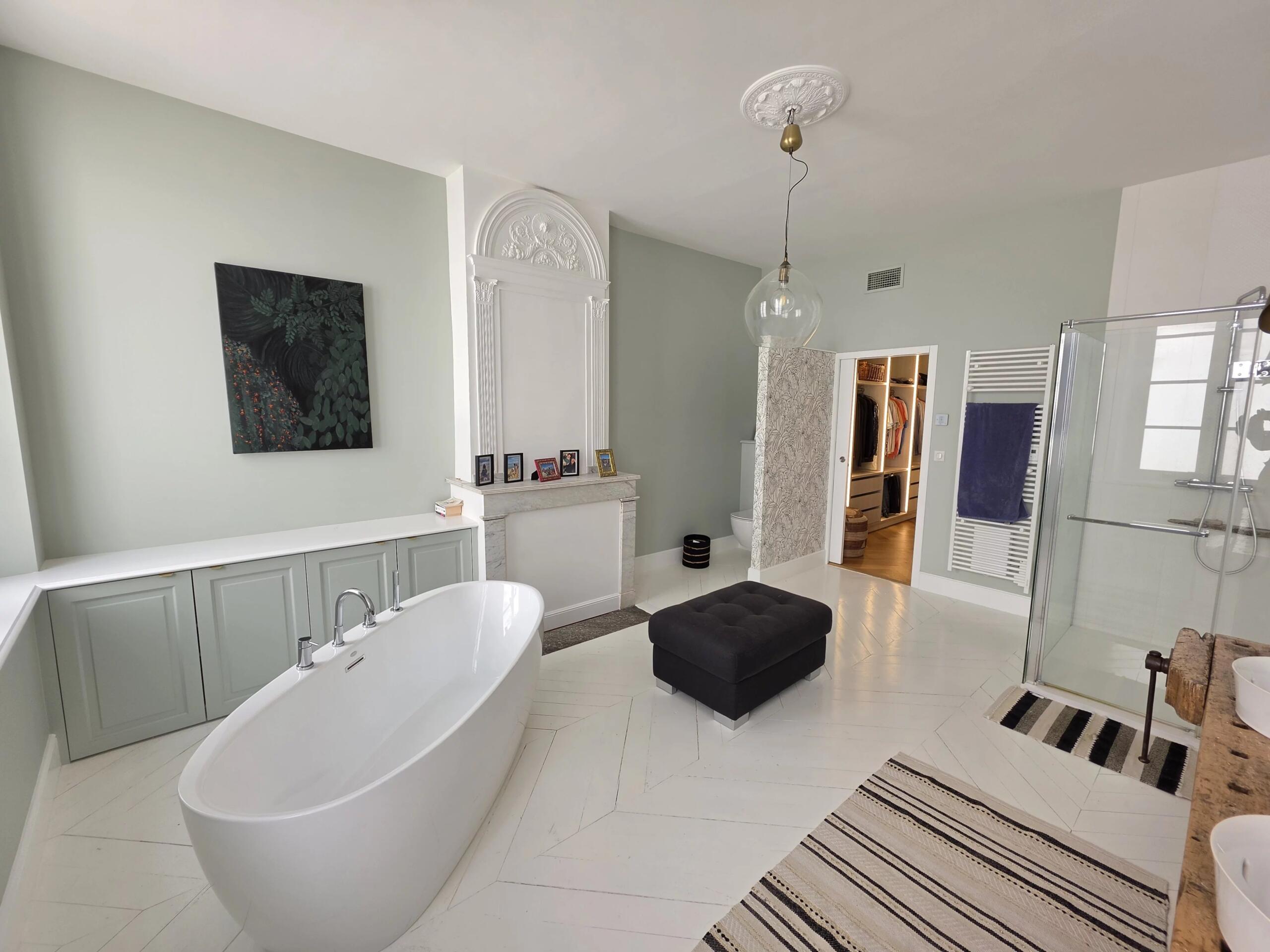 Elegant Bourgeois Townhouse with Garden, Heated Pool and Large Garage in Heart of Agen, Aquitaine – France – BVI85444