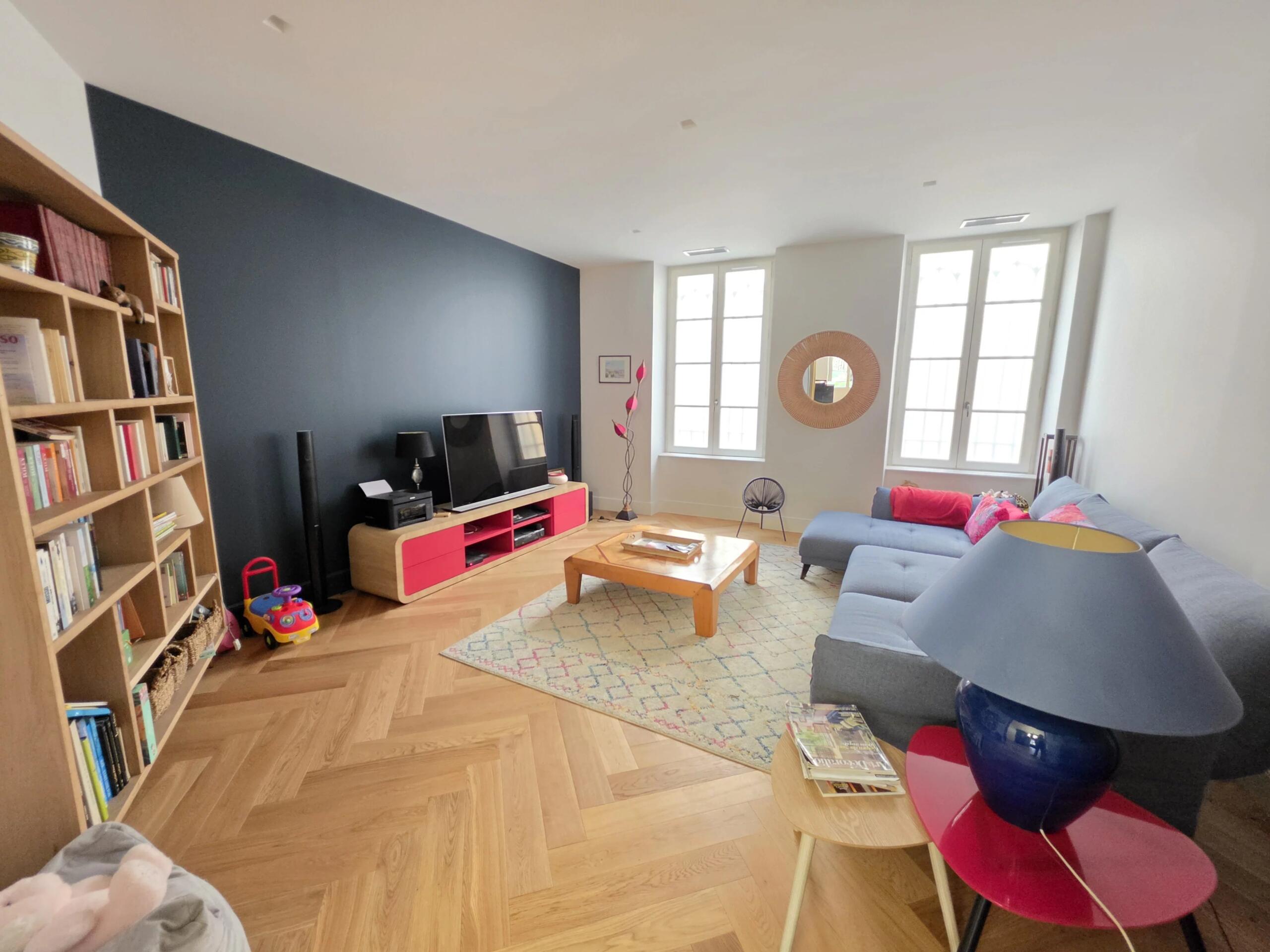 Elegant Bourgeois Townhouse with Garden, Heated Pool and Large Garage in Heart of Agen, Aquitaine – France – BVI85444