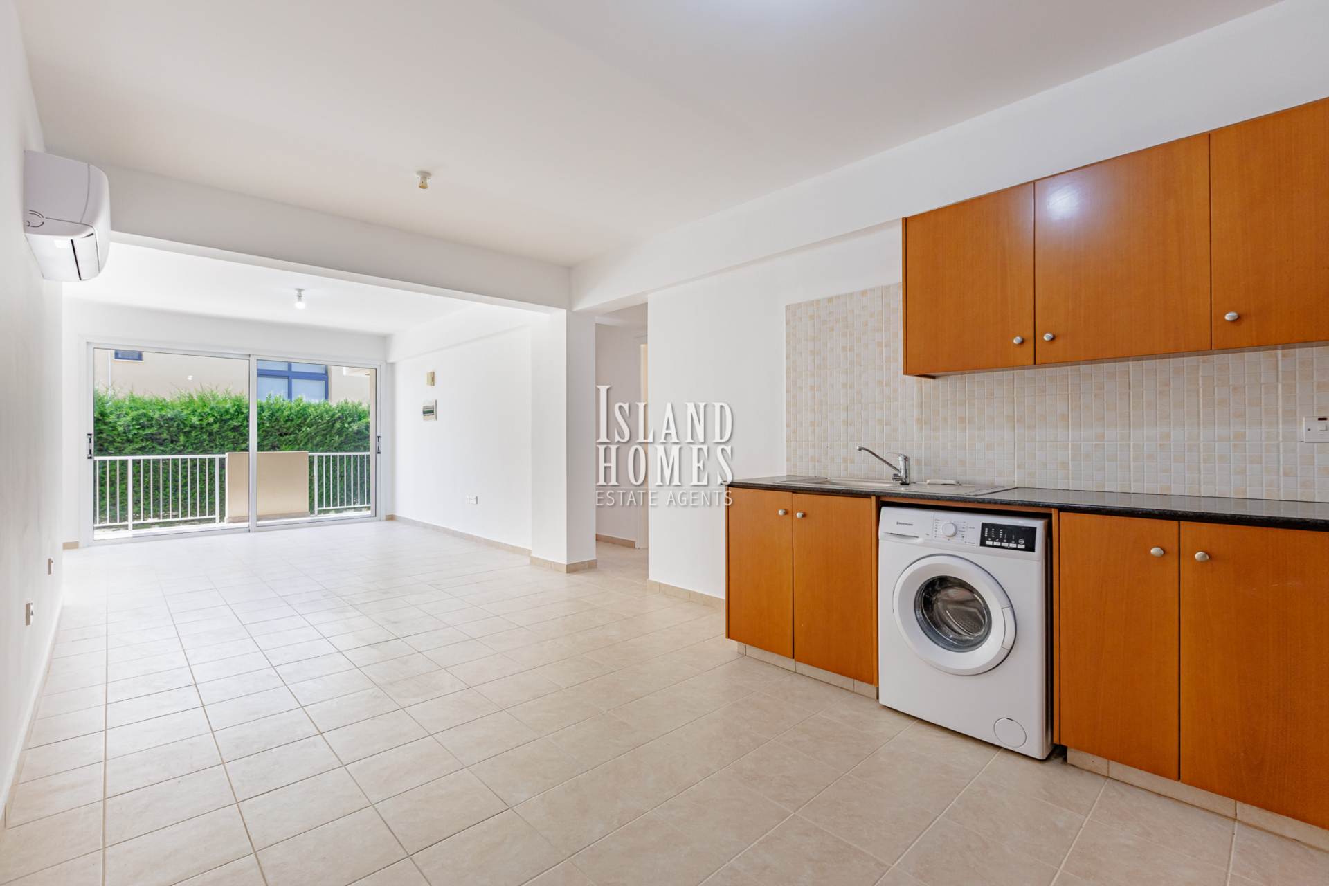 2 bedroom Apartment in Deryneia, Famagusta, Cyprus – MaD112