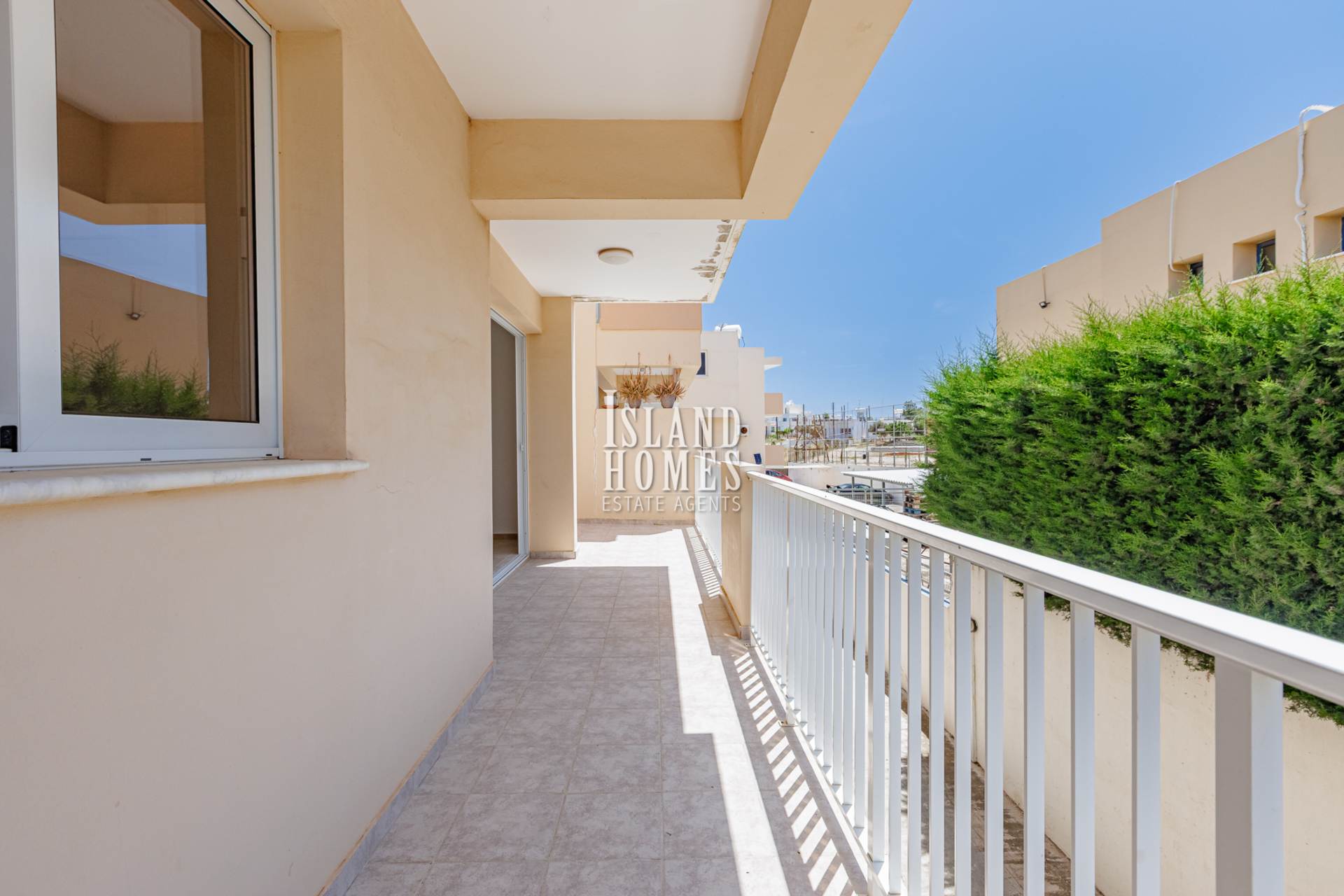 2 bedroom Apartment in Deryneia, Famagusta, Cyprus – MaD112
