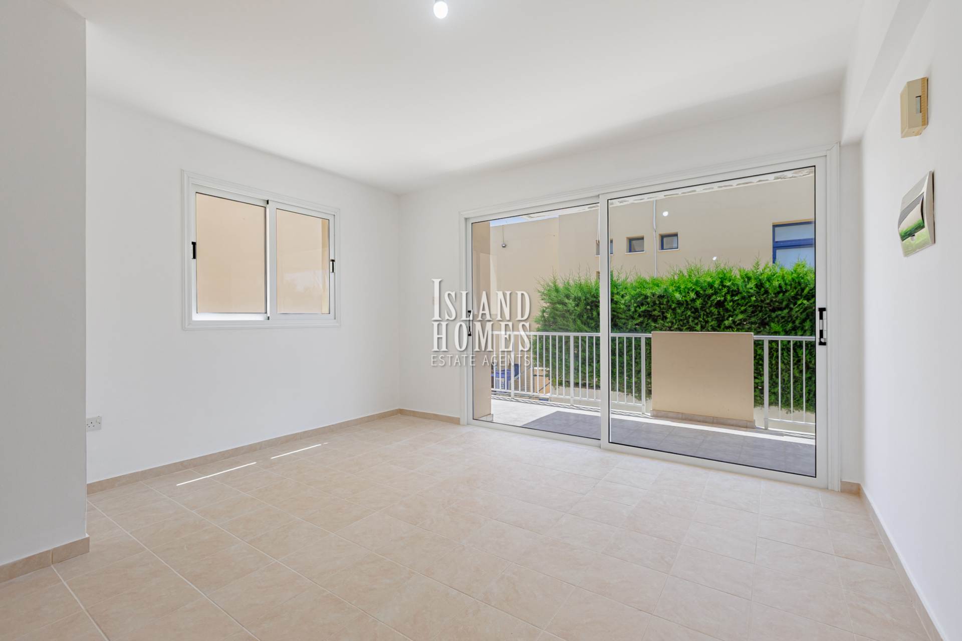 2 bedroom Apartment in Deryneia, Famagusta, Cyprus – MaD112
