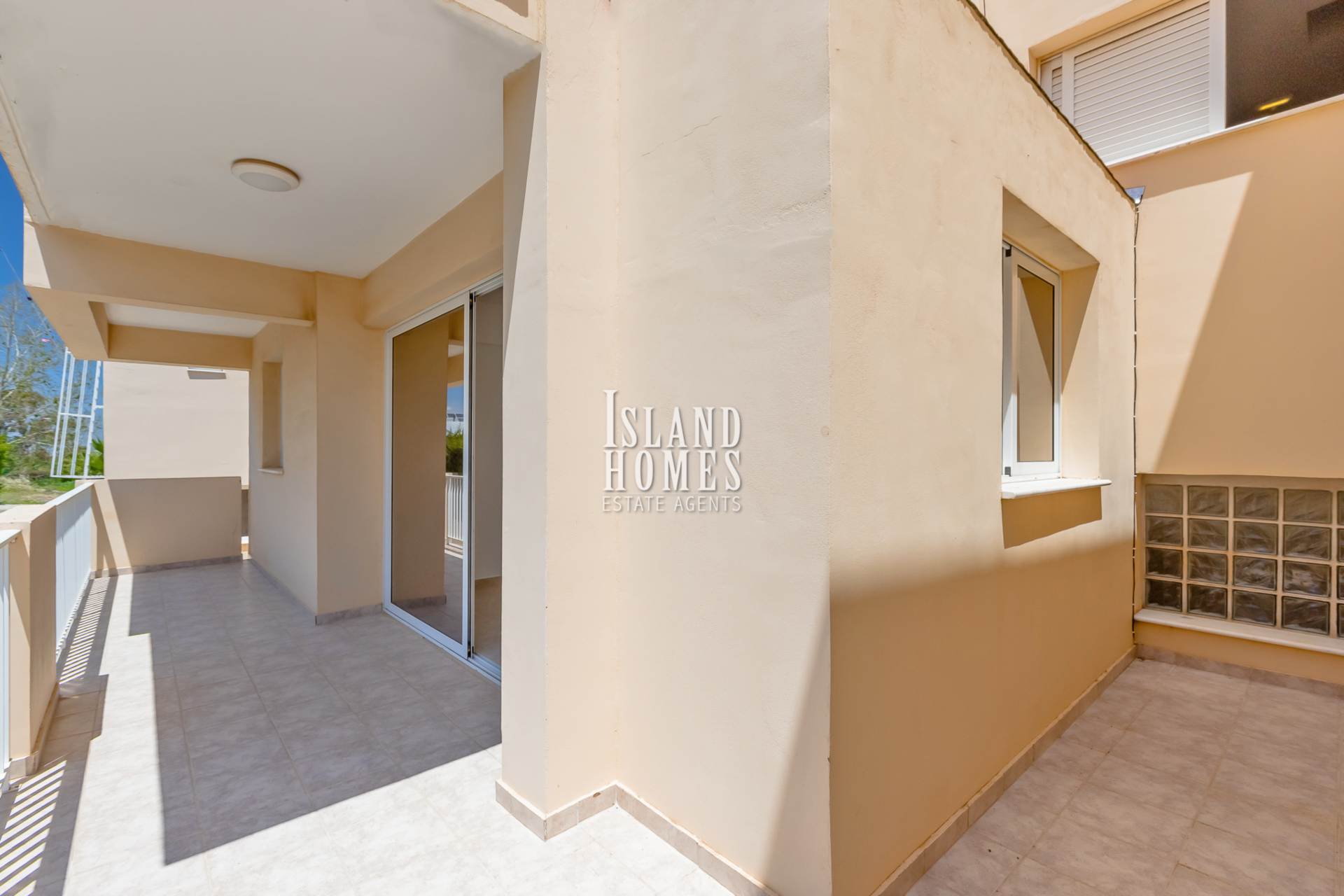 2 bedroom Apartment in Deryneia, Famagusta, Cyprus – MaD112