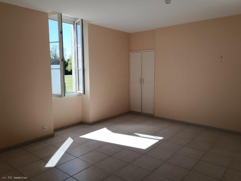 4 bedroom House in Aunac, France – r7484