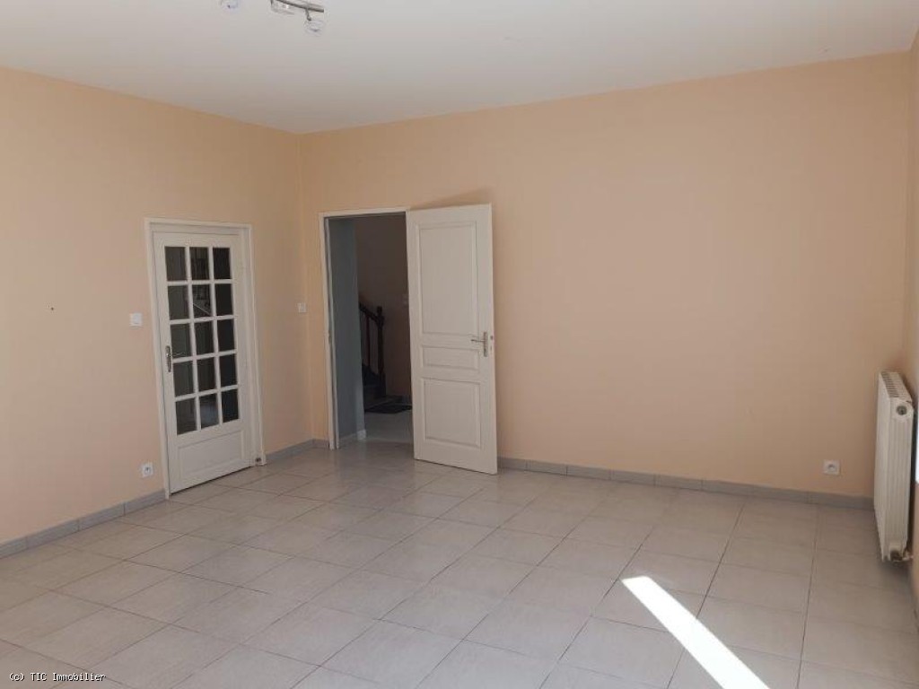 4 bedroom House in Aunac, France – r7484
