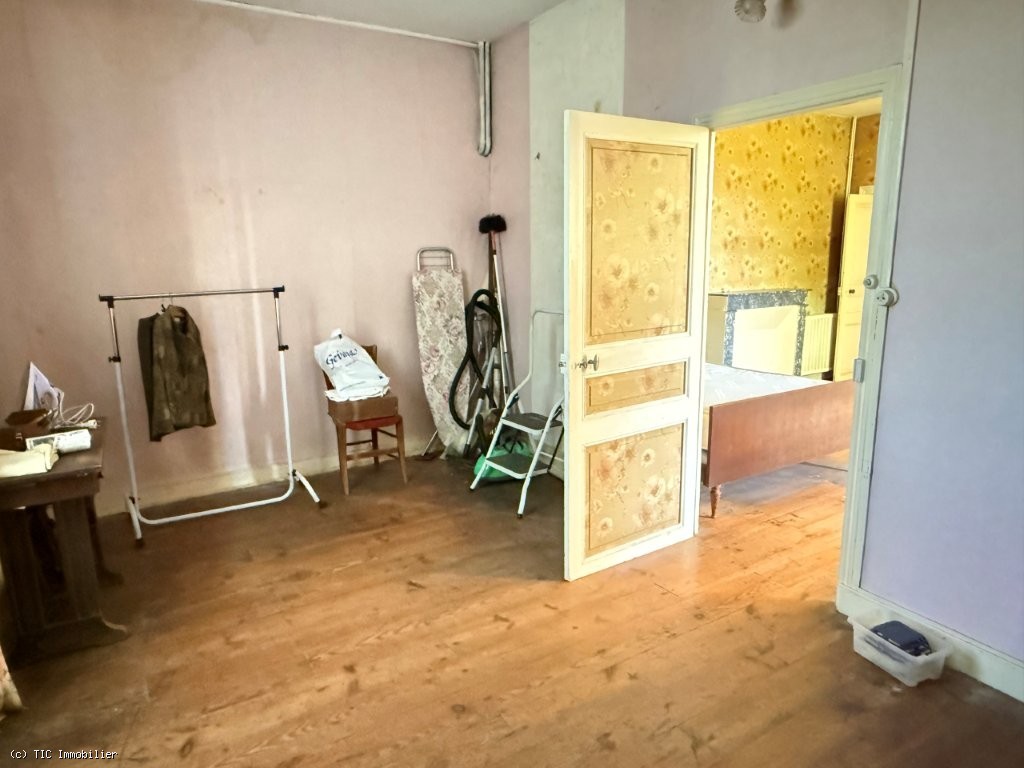 3 bedroom House in Ruffec, France – r7483