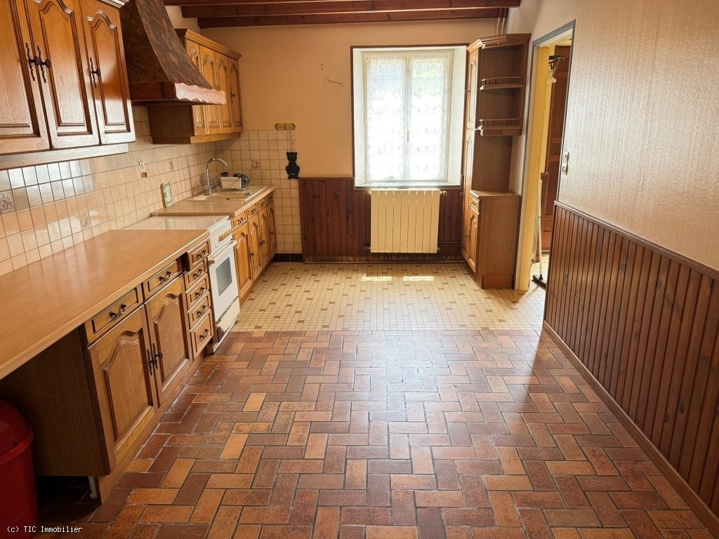 3 bedroom House in Ruffec, France – r7480