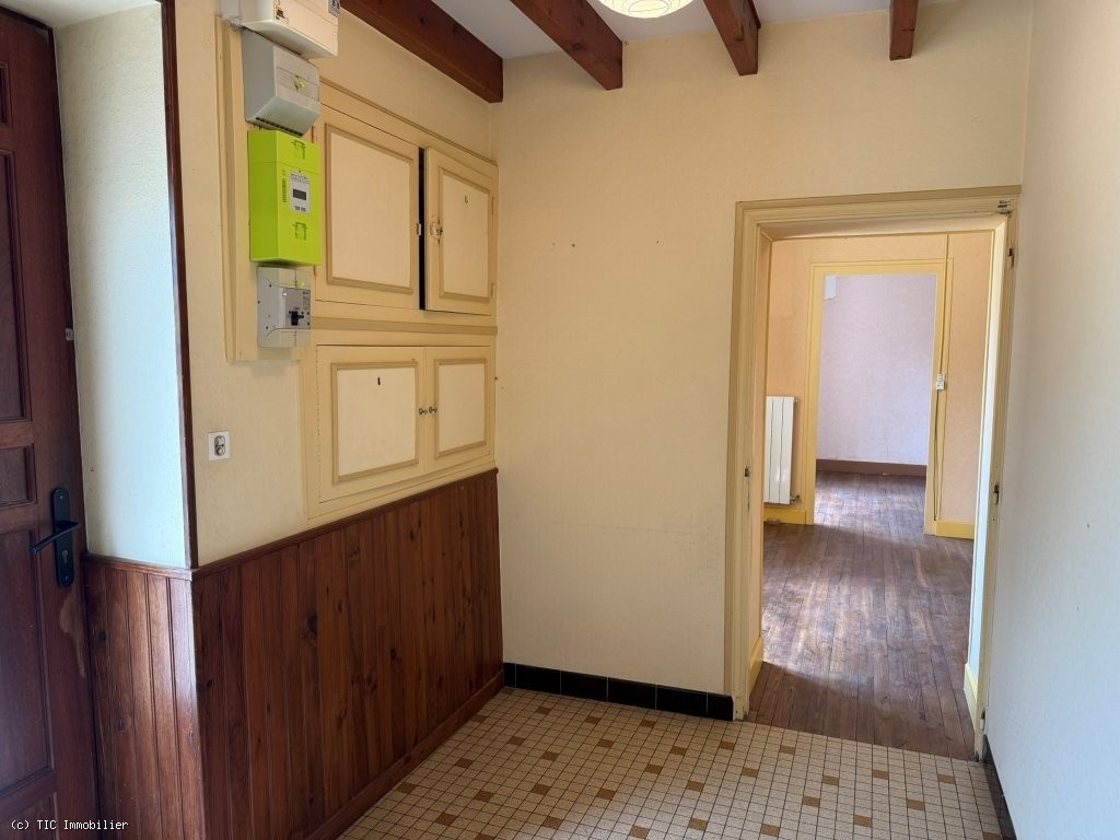 3 bedroom House in Ruffec, France – r7480
