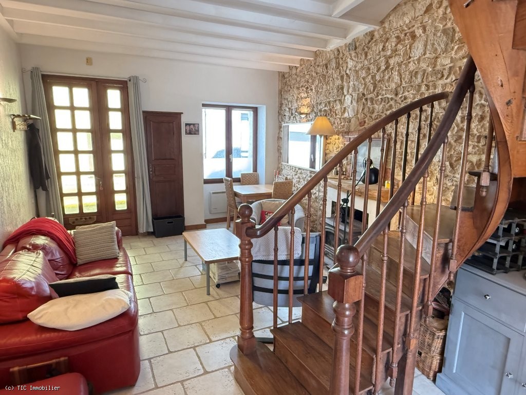 2 bedroom House in Civray, France – r7474