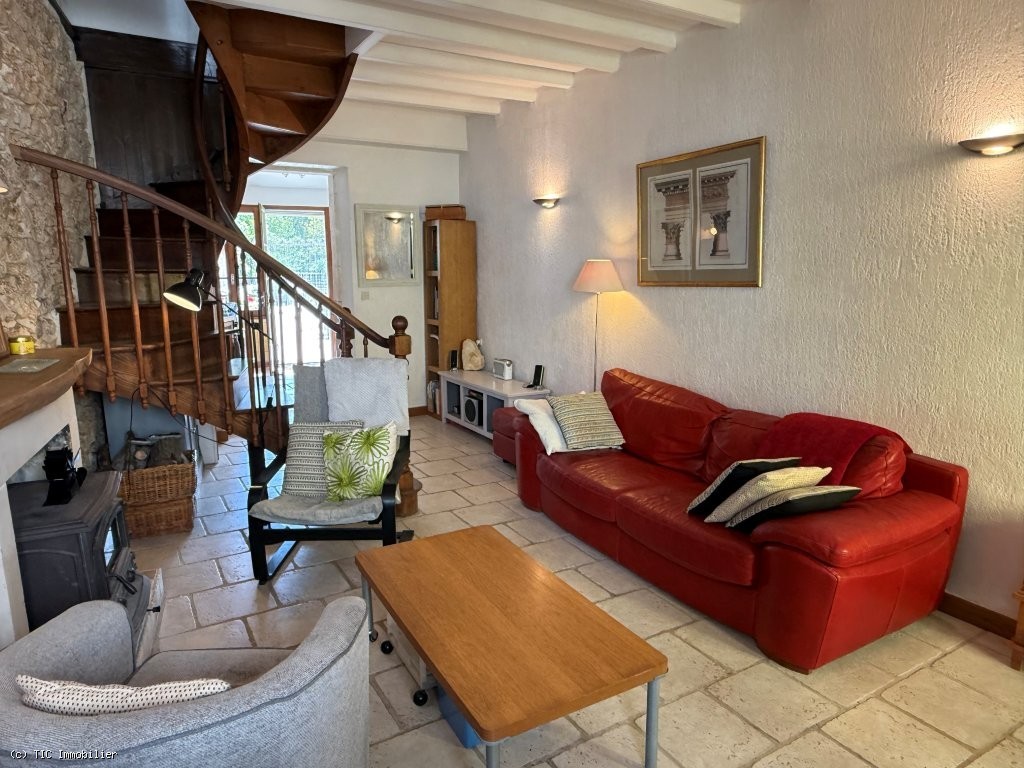 2 bedroom House in Civray, France – r7474