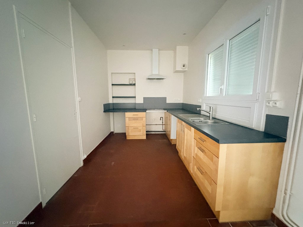 4 bedroom House in Aunac, France – r7472