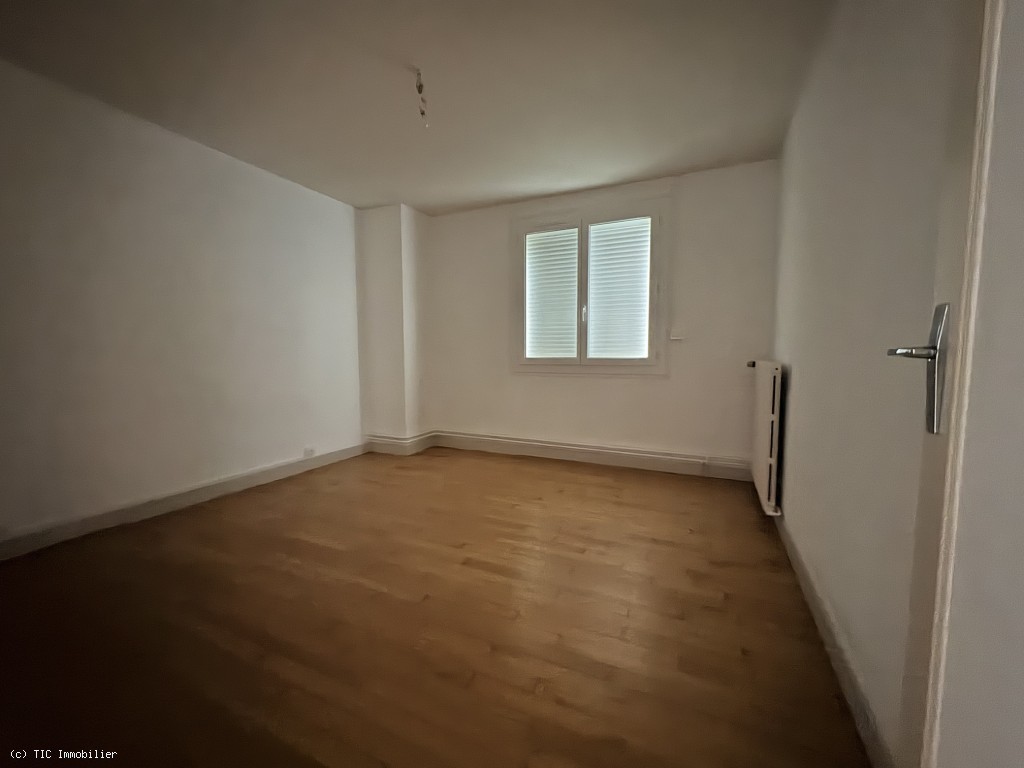 4 bedroom House in Aunac, France – r7472