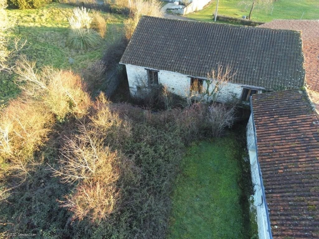 4 bedroom House in Verteuil-Sur-Charente, France – r7412