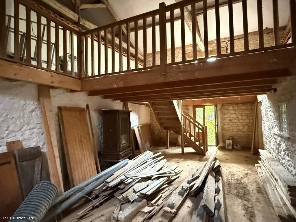 4 bedroom House in Verteuil-Sur-Charente, France – r7412