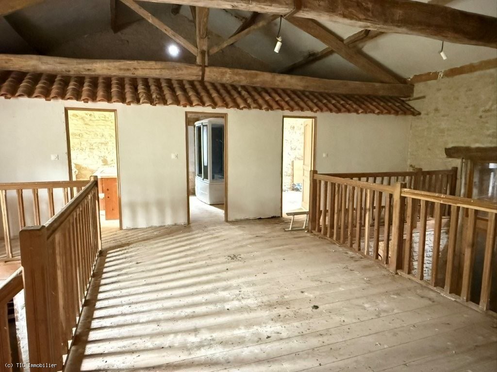 4 bedroom House in Verteuil-Sur-Charente, France – r7412