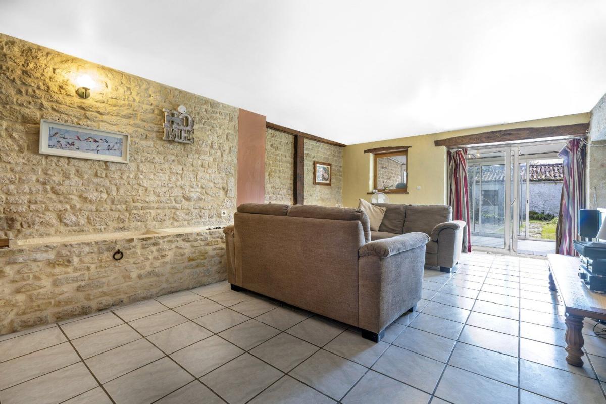 7 bedroom maison de village in Coivert, Charente-Maritime, France