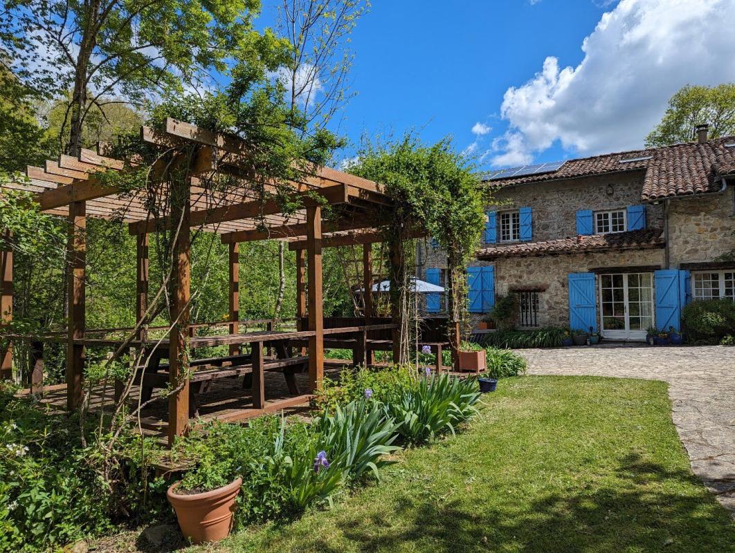 13 bedroom demeure in La Bastide De Serou, Ariège, France