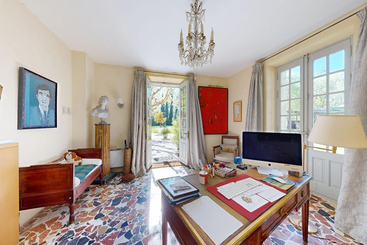 16 bedroom propriete in L Isle Sur La Sorgue, Vaucluse, France