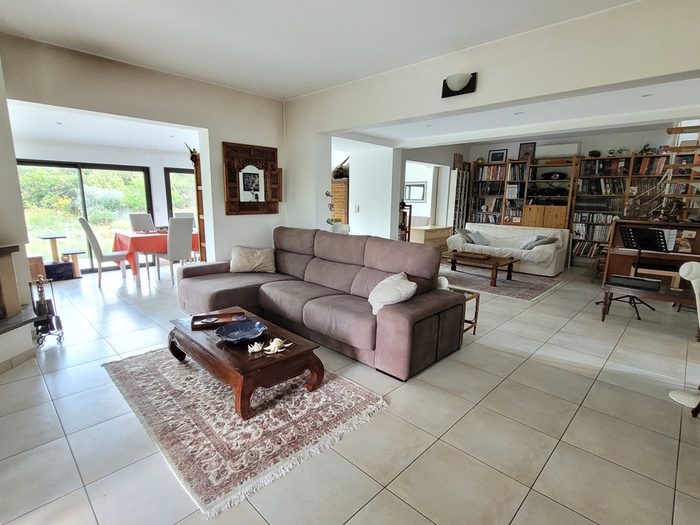 4 bedroom Detached House in Laurens, Herault, France – l556400eb