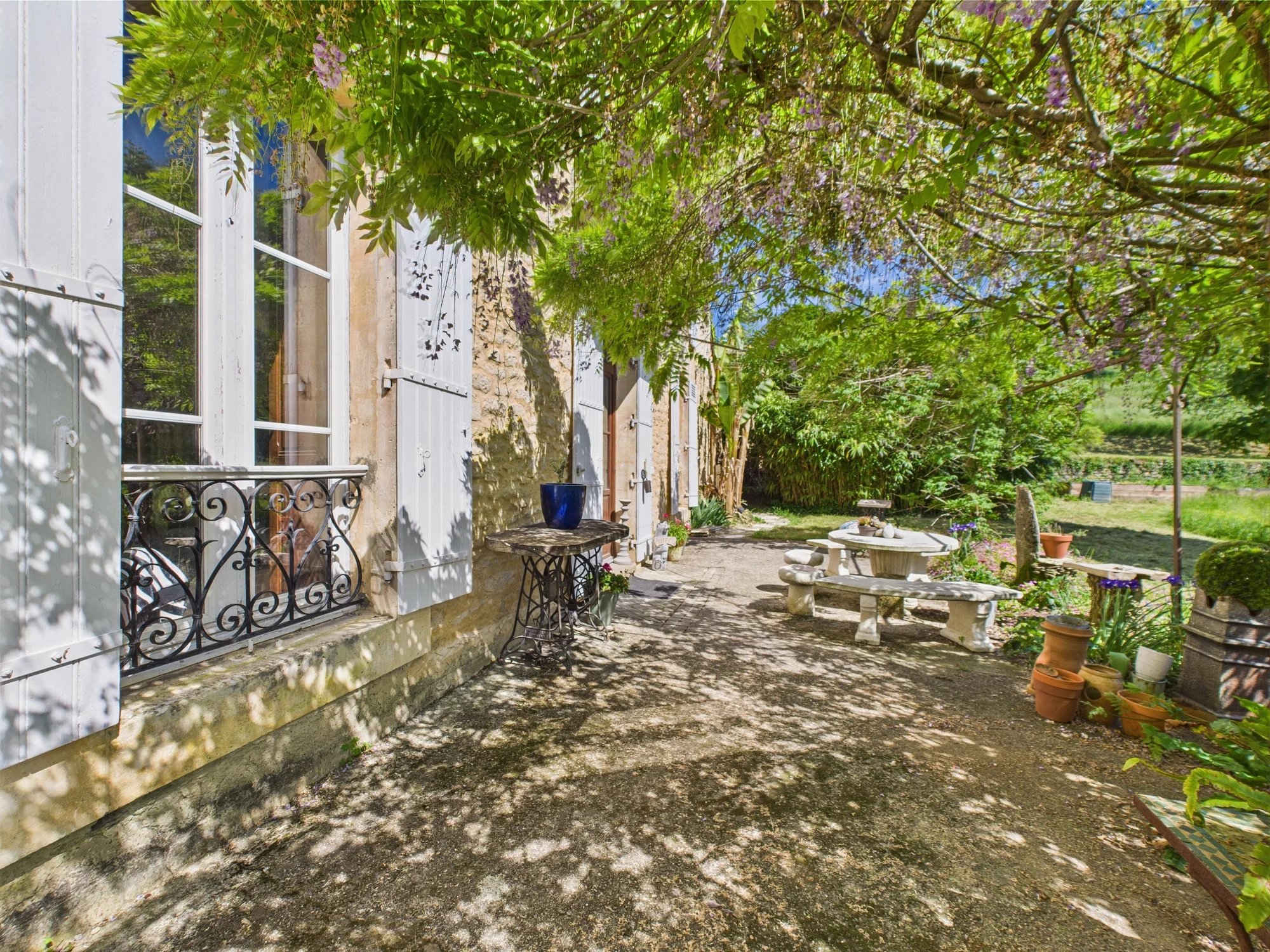 High-Yield Multi-Unit Investment Property with Apartments & Garages | Sarlat-la-Canéda, Dordogne, Aquitaine – France – BVI74836