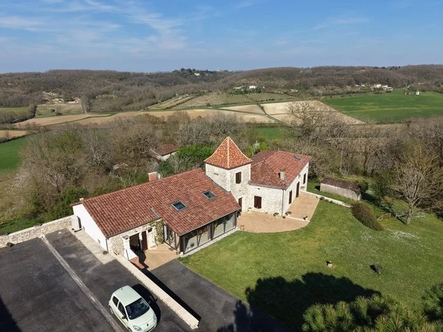Farmhouse in dominant position with views and privacy, Aquitaine – France – BVI85243