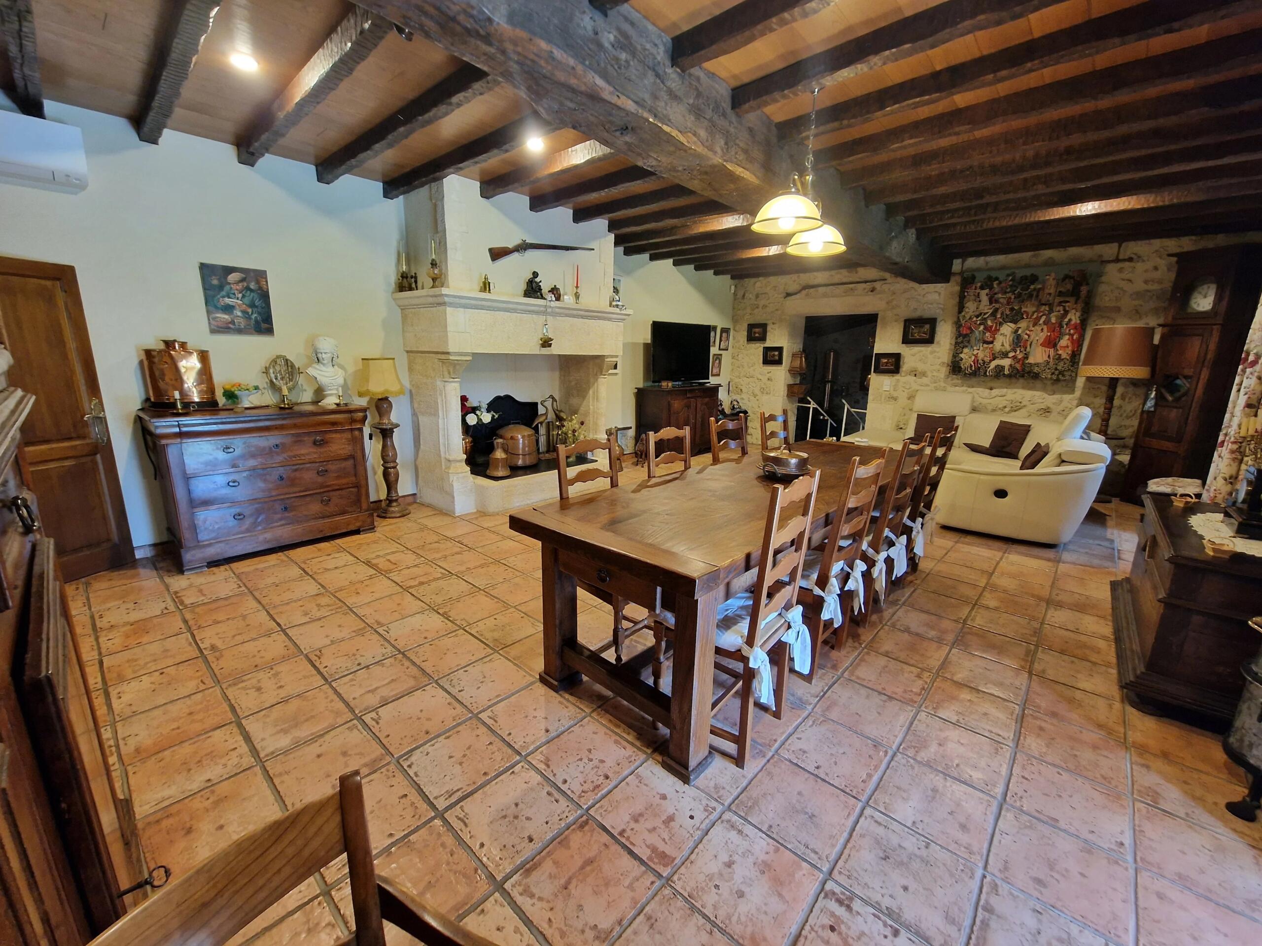Farmhouse in dominant position with views and privacy, Aquitaine – France – BVI85243