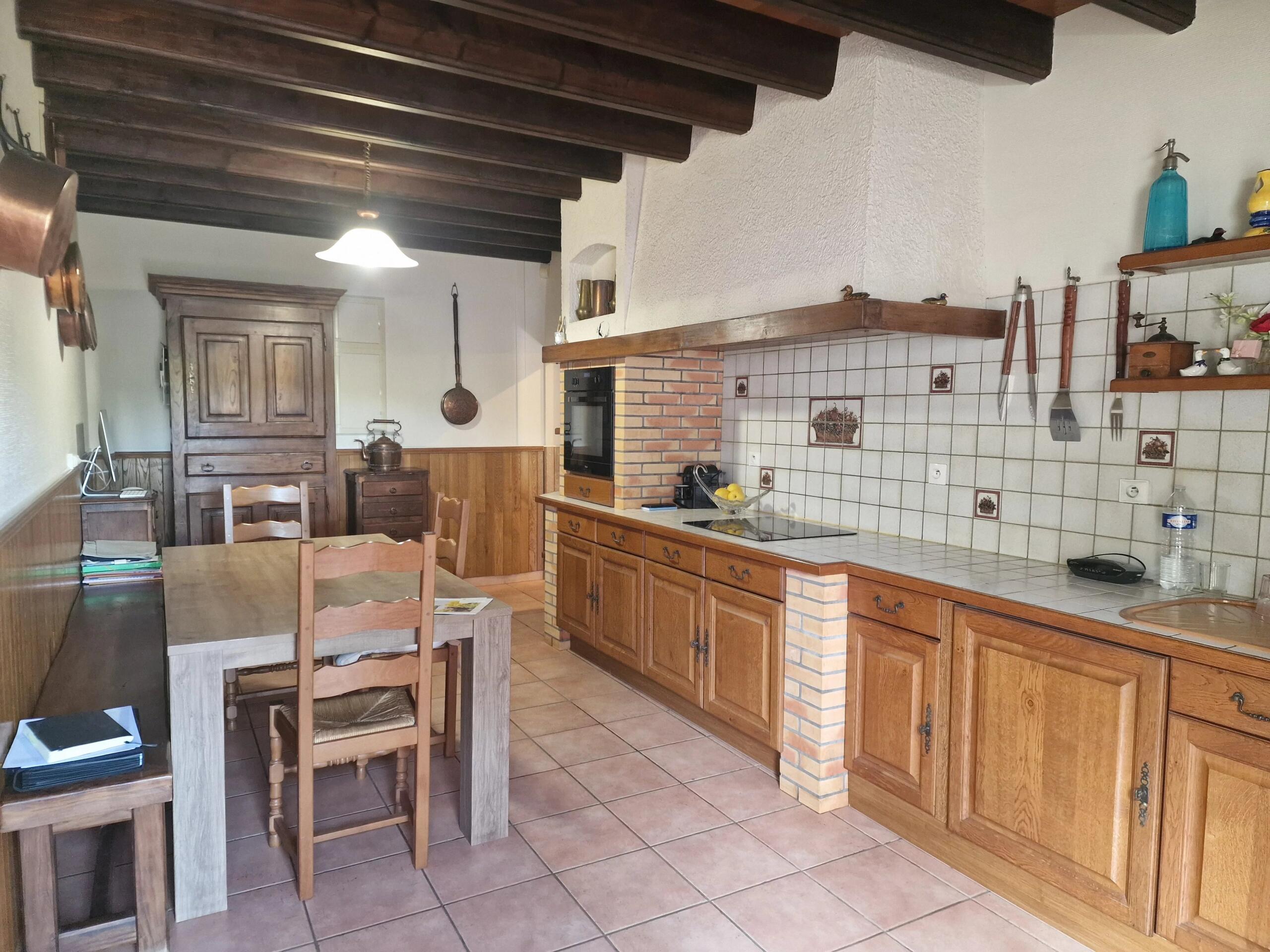 Farmhouse in dominant position with views and privacy, Aquitaine – France – BVI85243