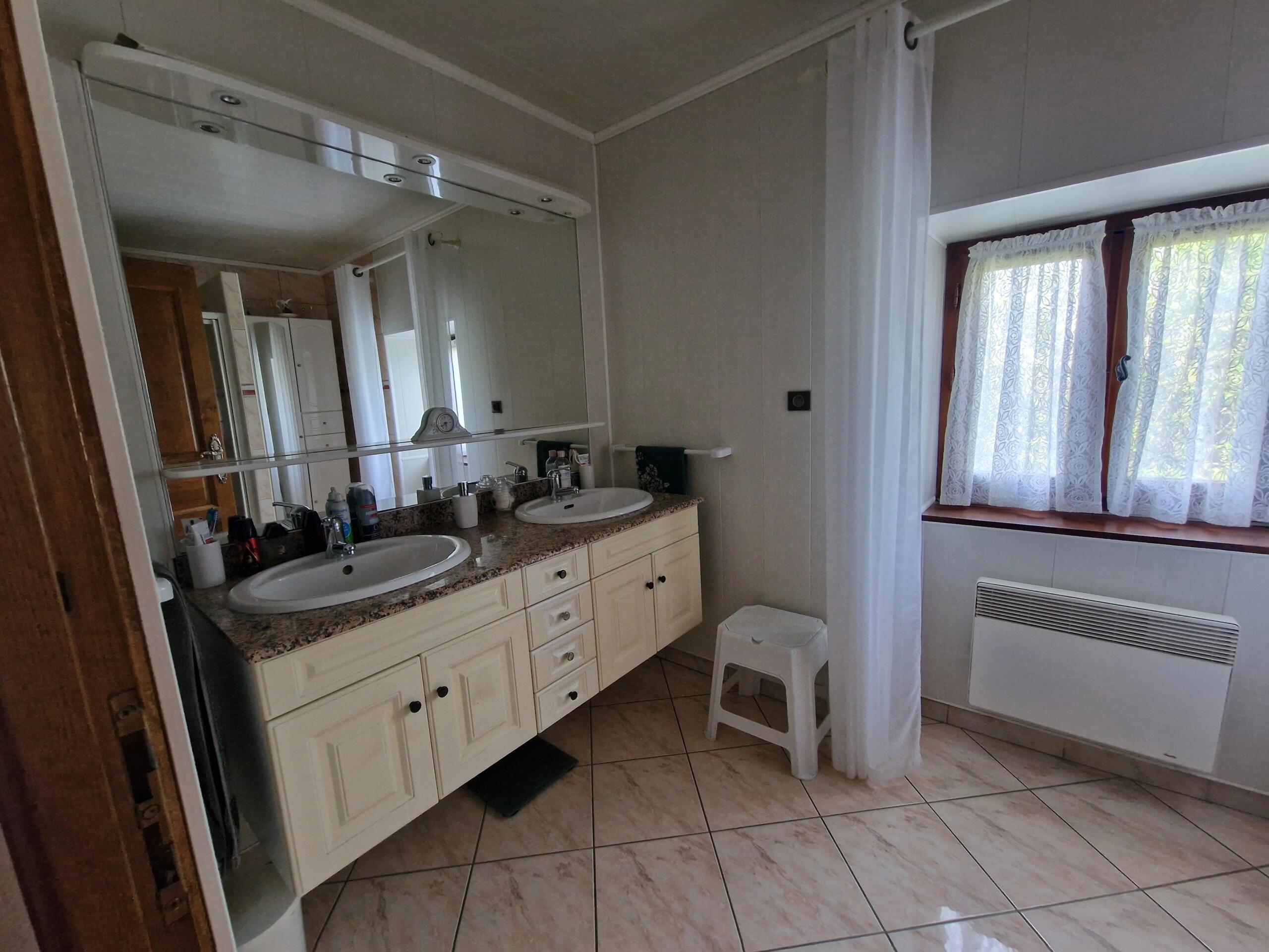 Farmhouse in dominant position with views and privacy, Aquitaine – France – BVI85243