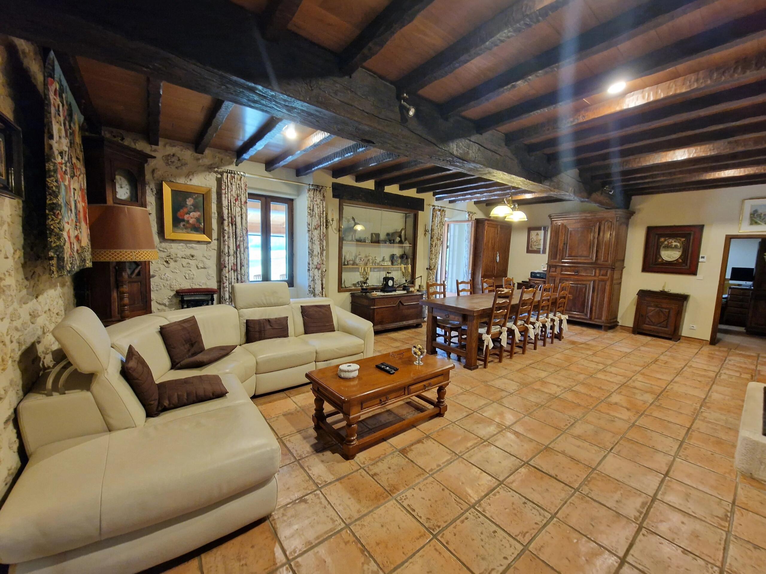 Farmhouse in dominant position with views and privacy, Aquitaine – France – BVI85243