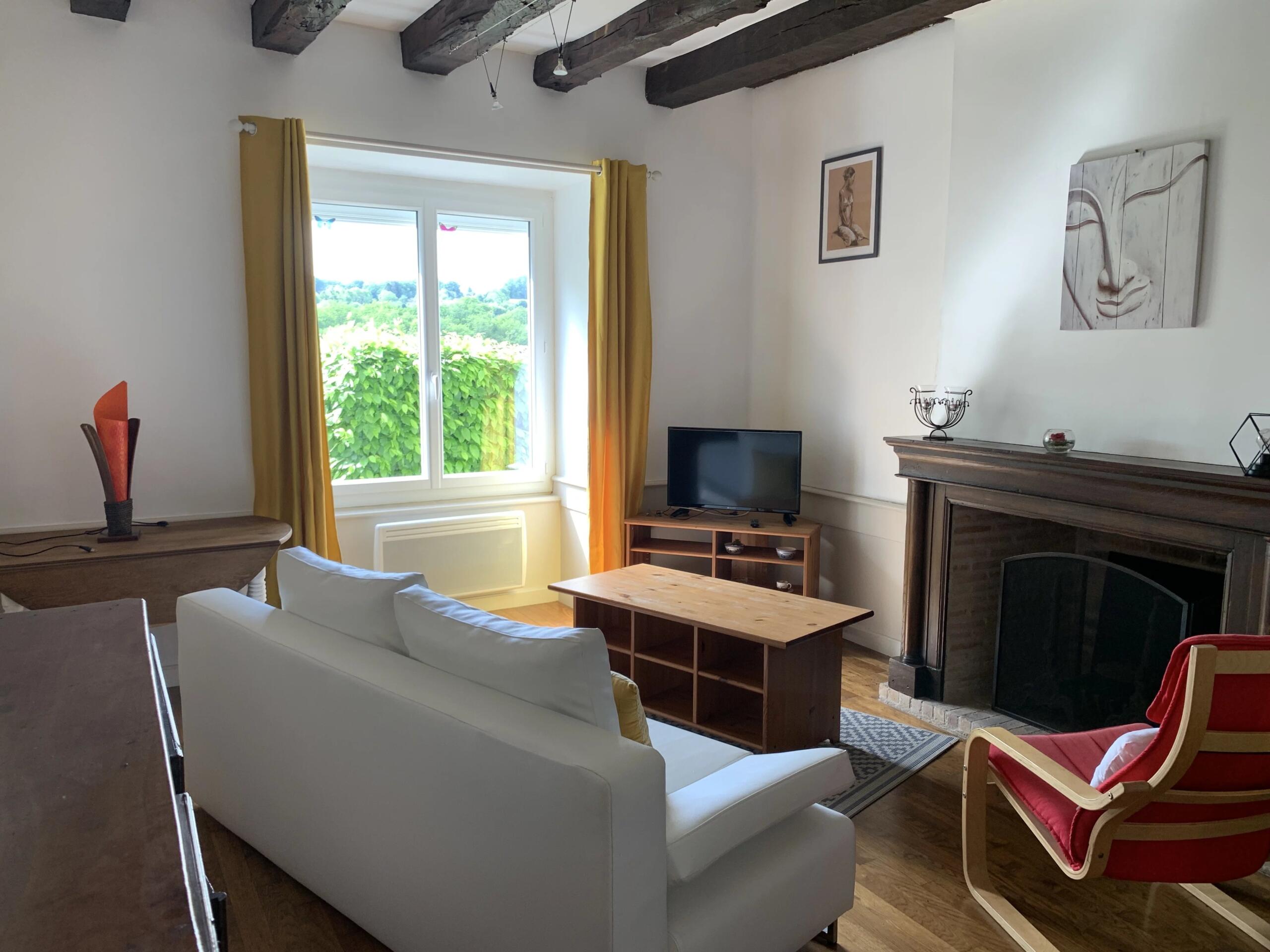 Charming 2 Bed Village Home with Garden & Château Views, Aquitaine – France – BVI85468