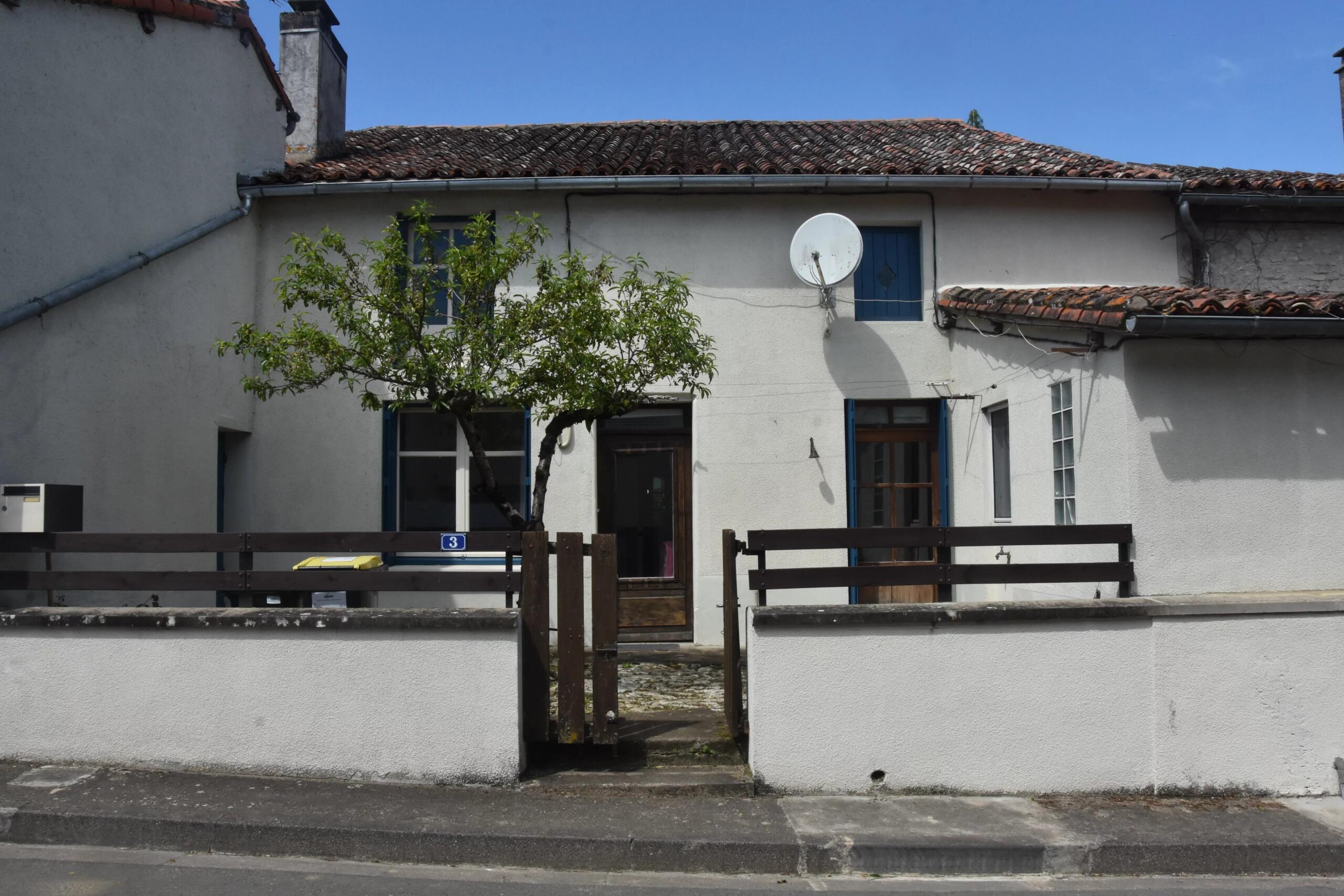 Charming house with a beautiful garden, Poitou-Charentes – France – BVI85502