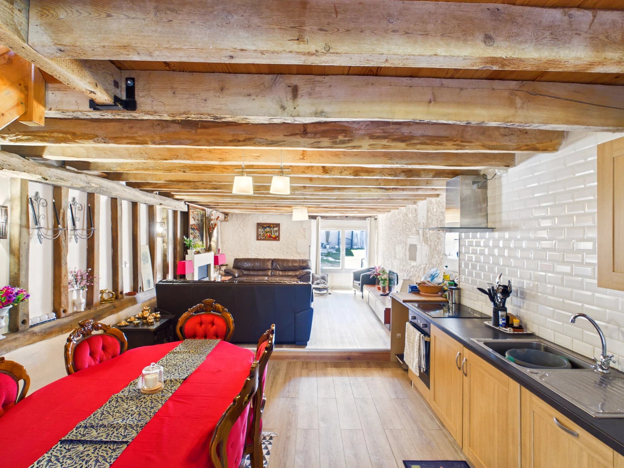 Exceptional Townhouse Estate with Guest Houses and Events Venue, Aquitaine – France – BVI85386