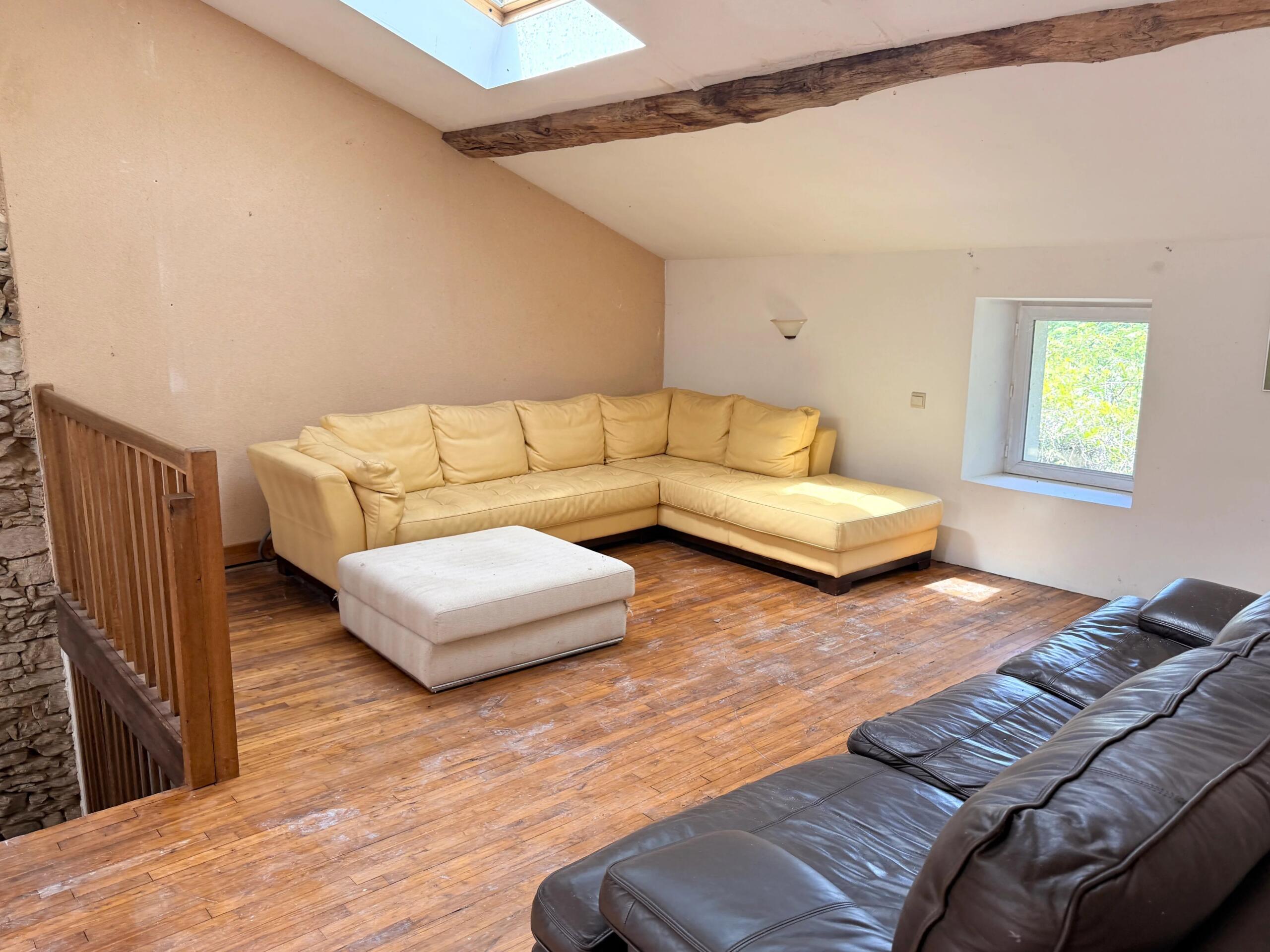 Village property with 3.4 hectares, barn and pool, Limousin – France – BVI85465