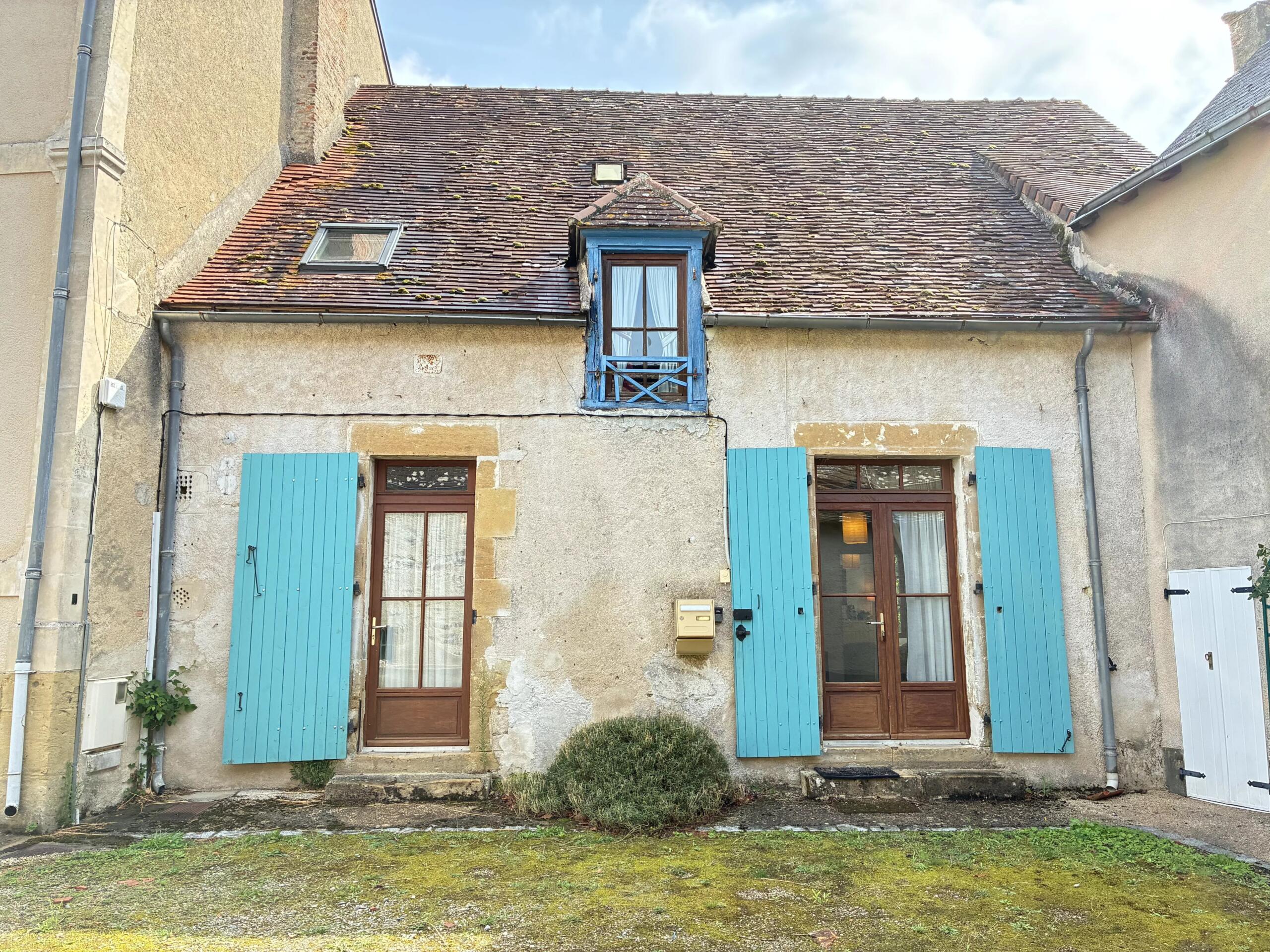 Charming village house with attached garden, Poitou-Charentes – France – BVI82710