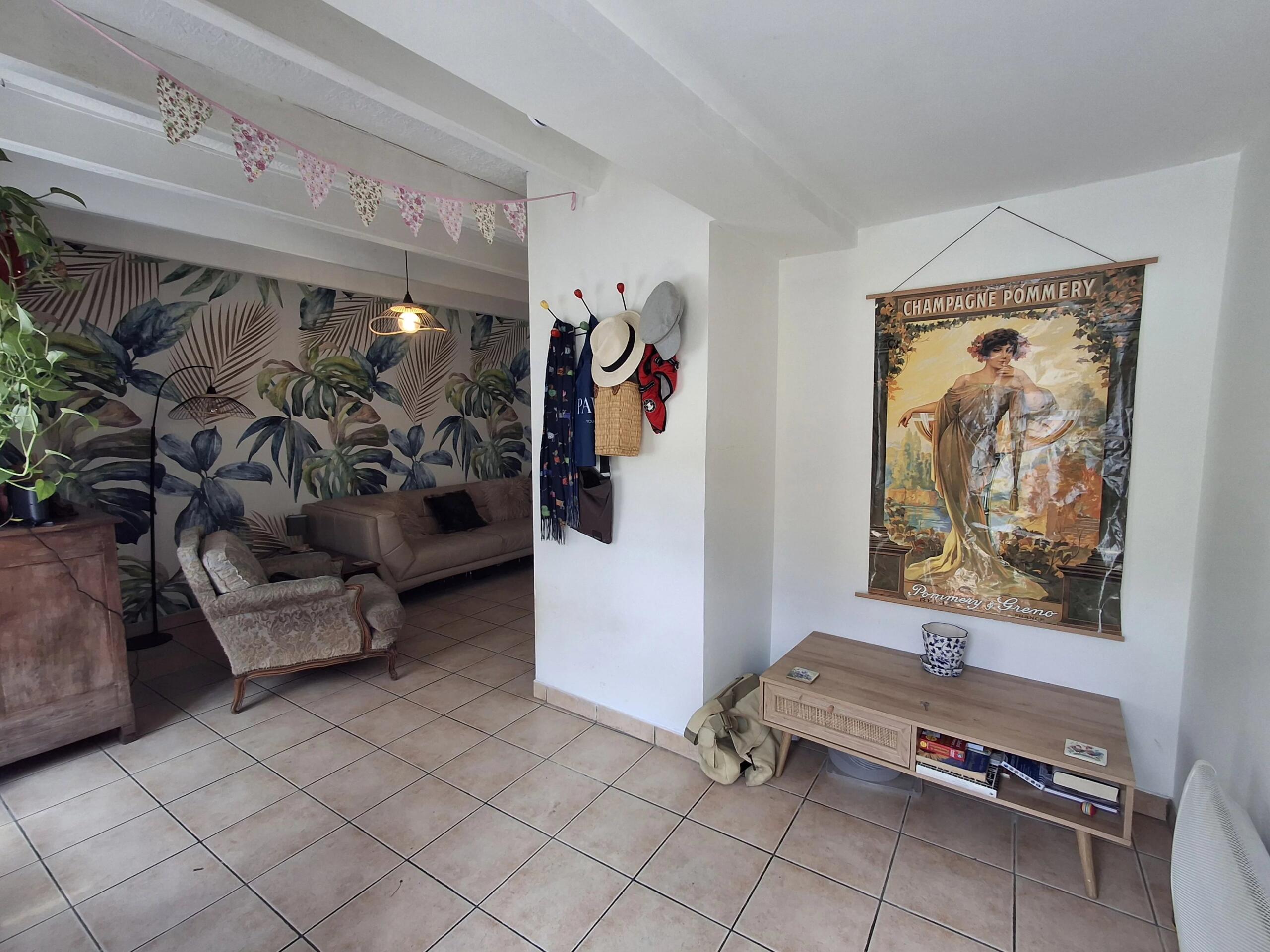 Perfect lock up and leave or permanent home with amenities close by, Poitou-Charentes – France – BVI85612