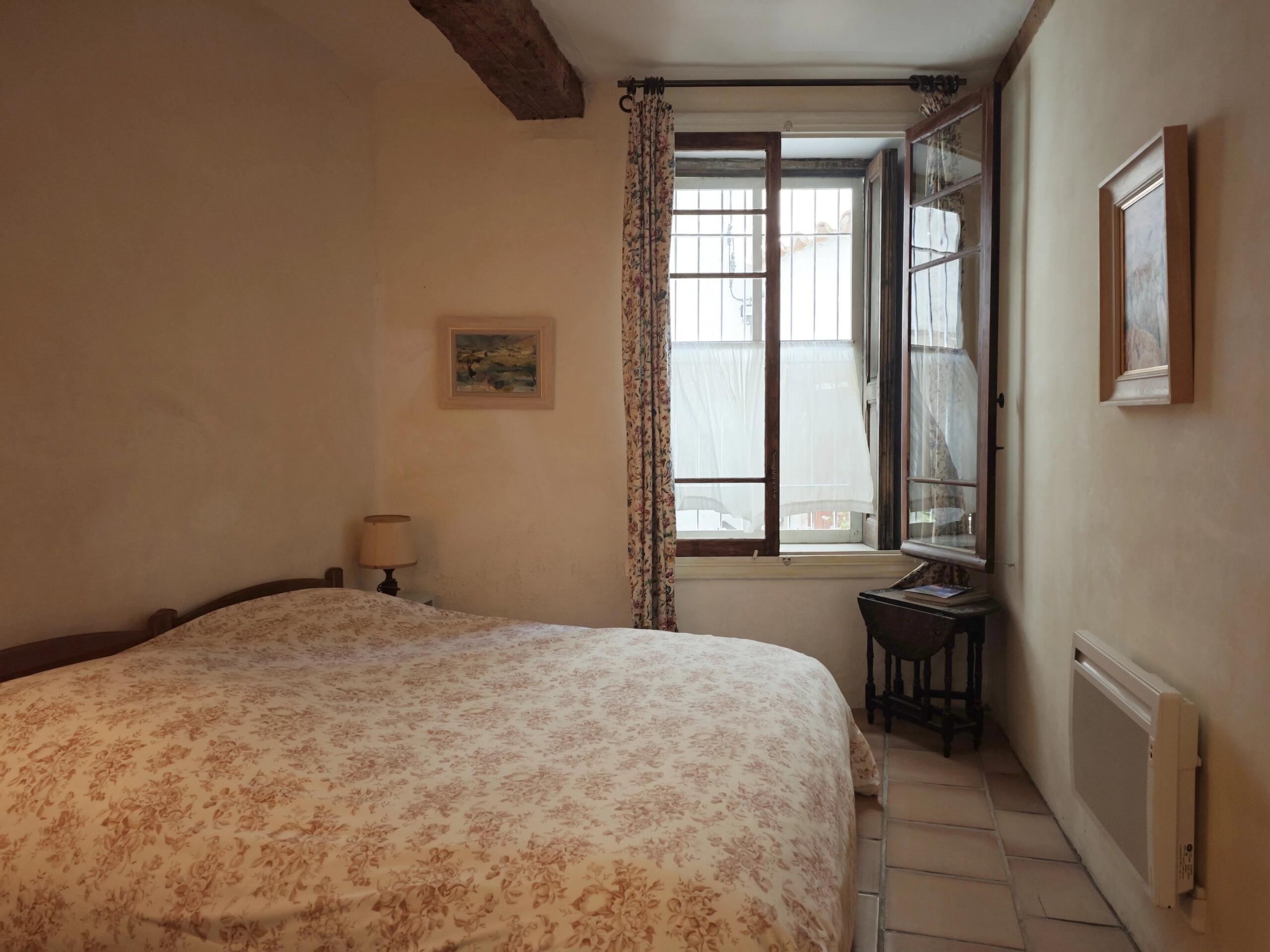 A rather lovely village house with superb roof terrace, Languedoc-Roussillon – France – BVI85146
