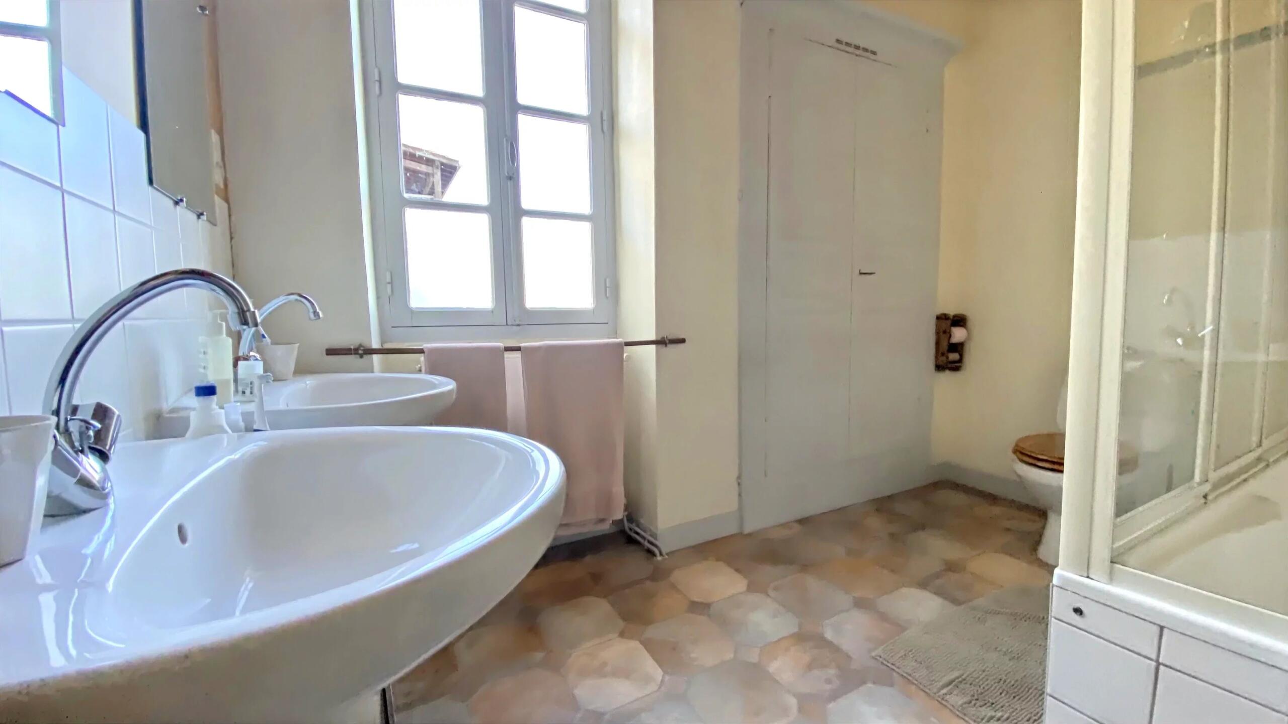 Large Village House with Panoramic Views, Aquitaine – France – BVI84908