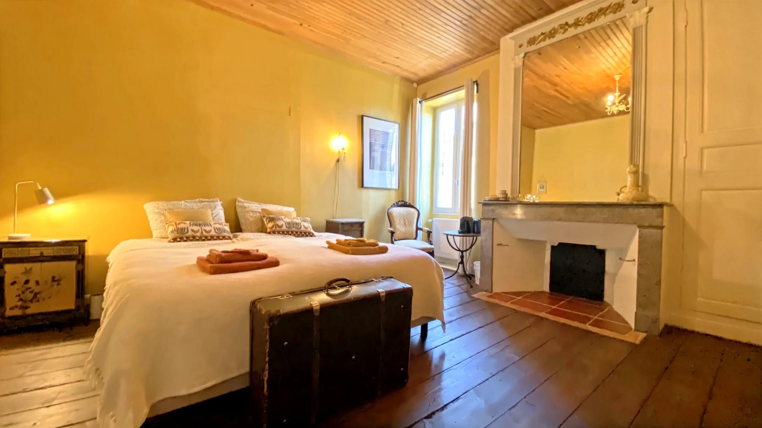 Large Village House with Panoramic Views, Aquitaine – France – BVI84908