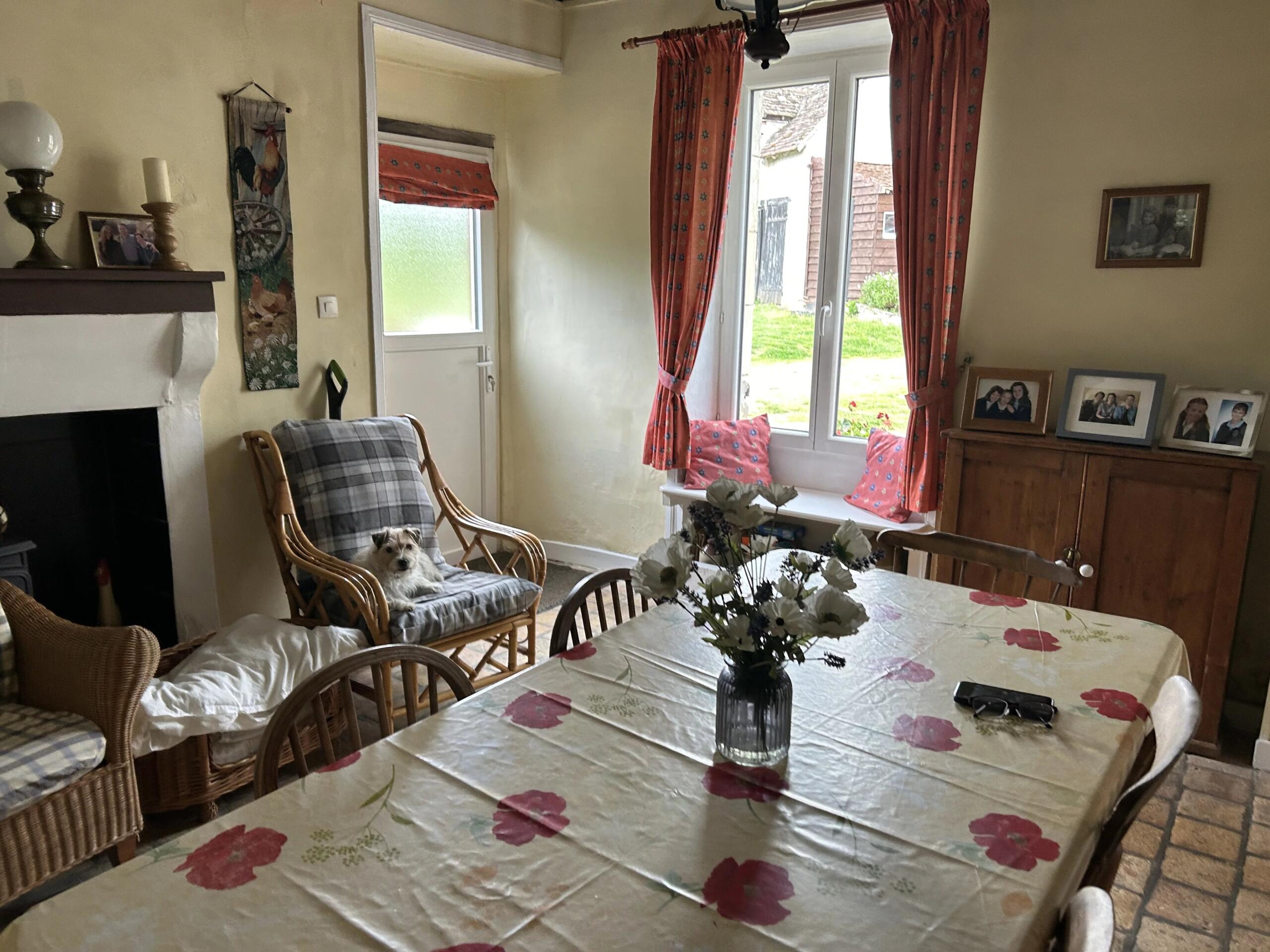 Pretty 3 bedroom cottage with outstanding views, Centre – France – BVI85593