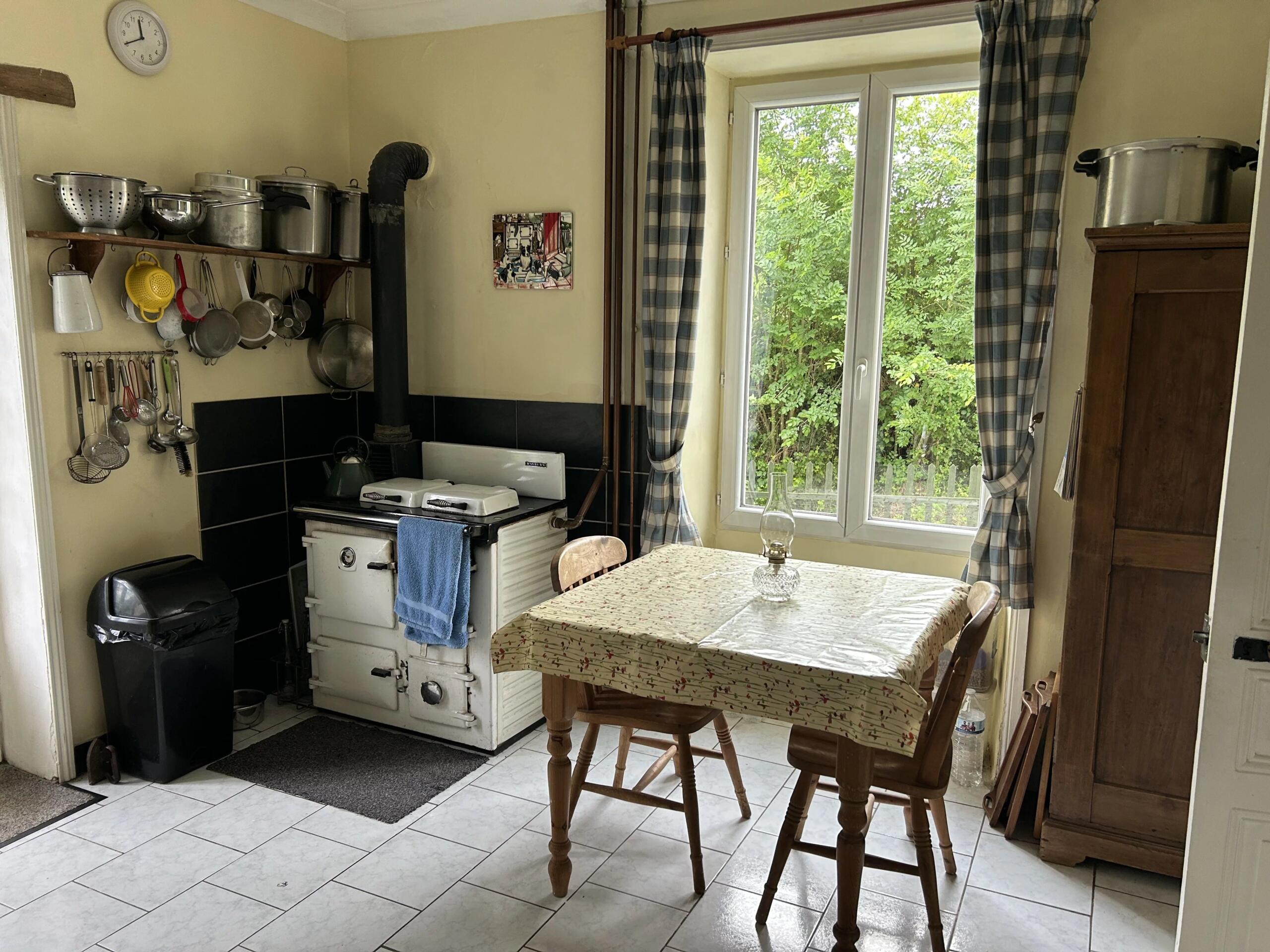 Pretty 3 bedroom cottage with outstanding views, Centre – France – BVI85593