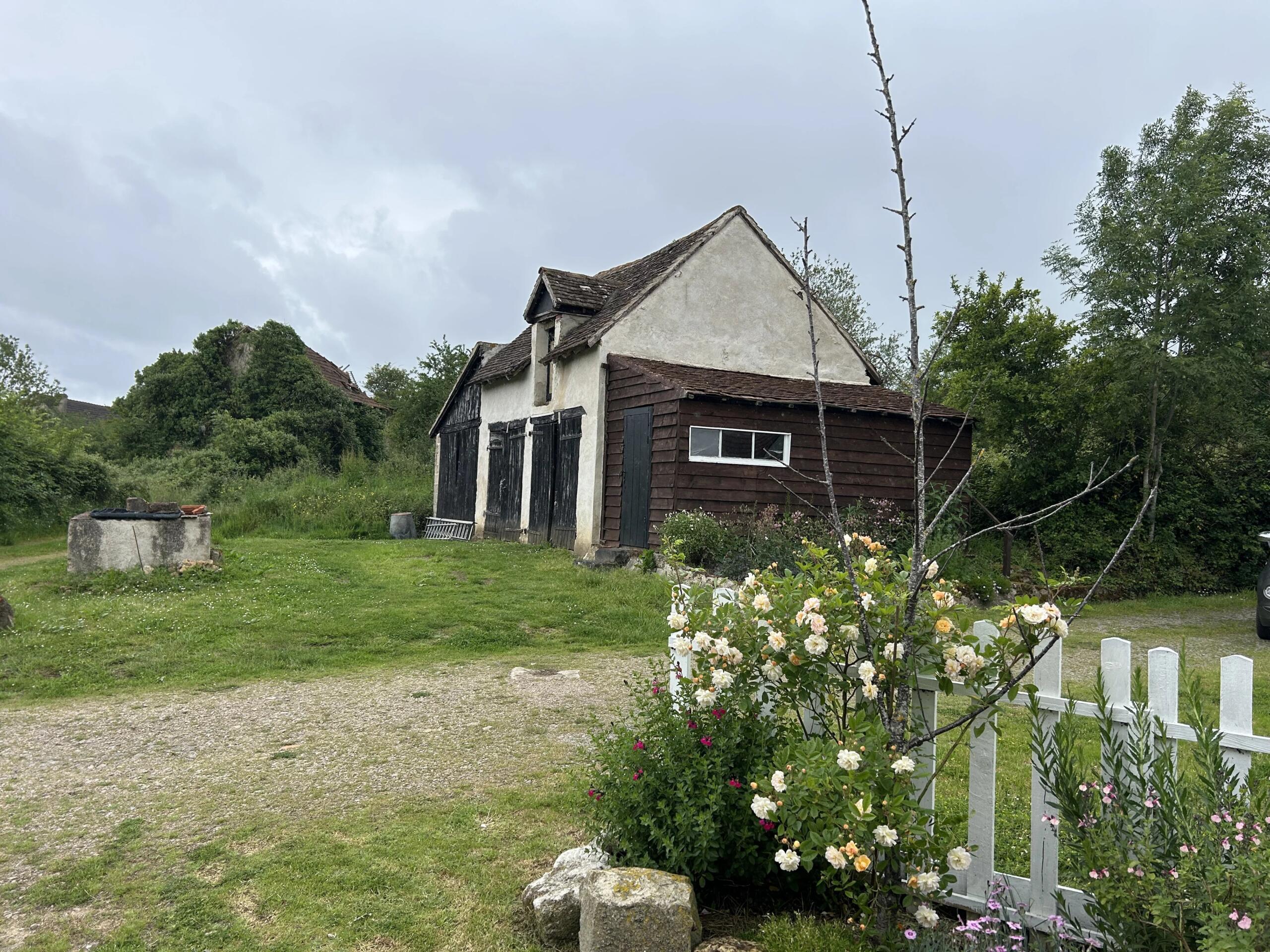 Pretty 3 bedroom cottage with outstanding views, Centre – France – BVI85593