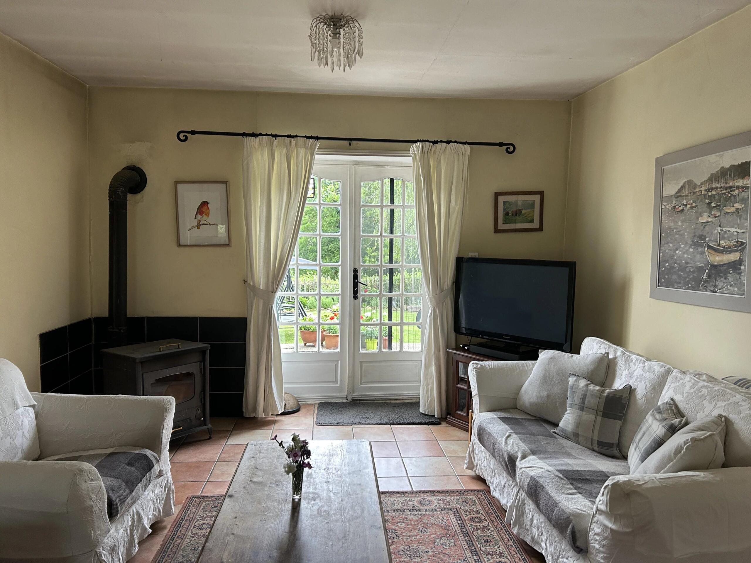 Pretty 3 bedroom cottage with outstanding views, Centre – France – BVI85593