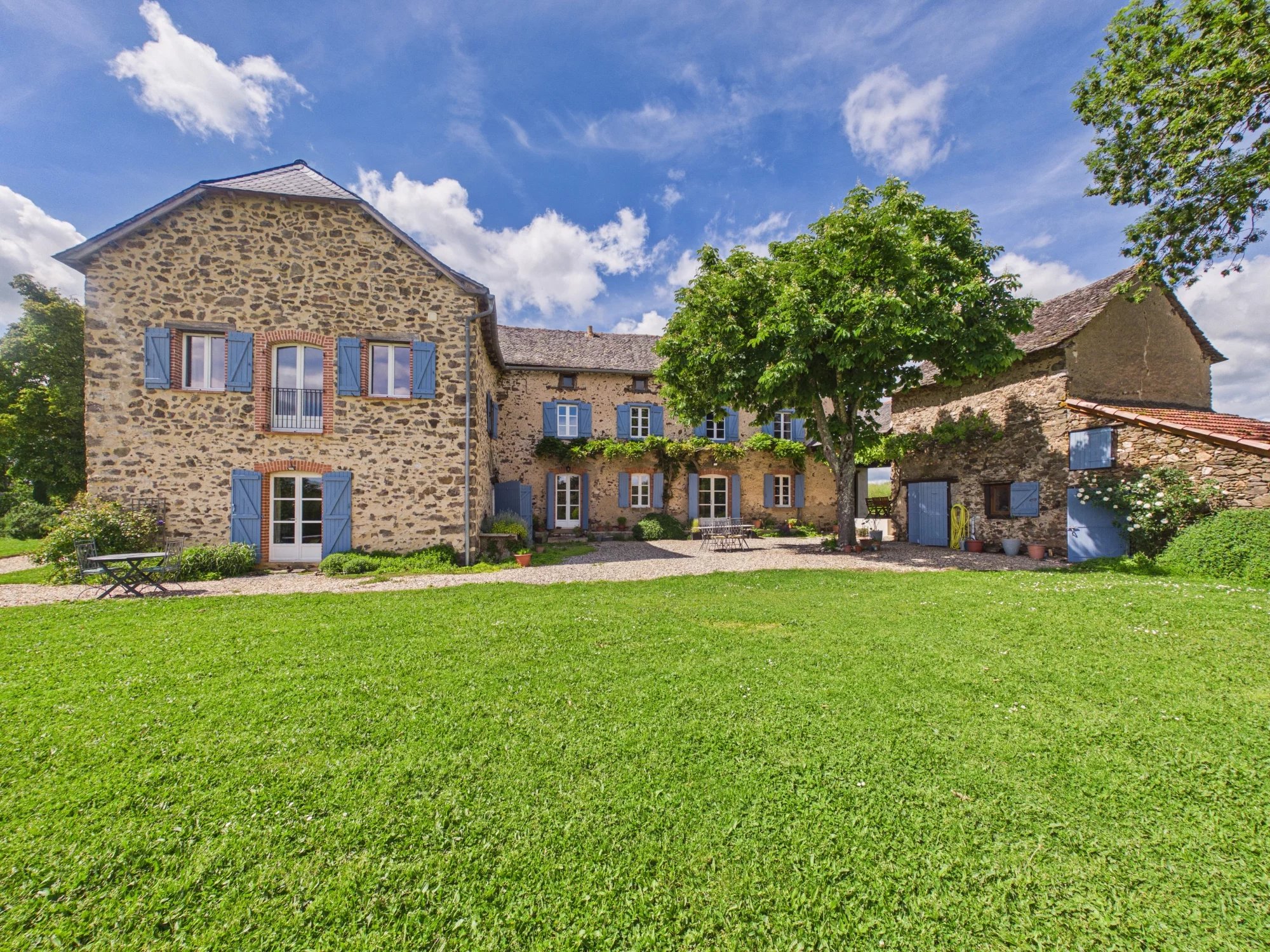 Stone 6 bedroomed, 5 bathroomed house in Mirandol-Bourgnounac with countryside views, pool and land, Midi-Pyrénées – France – BVI84803