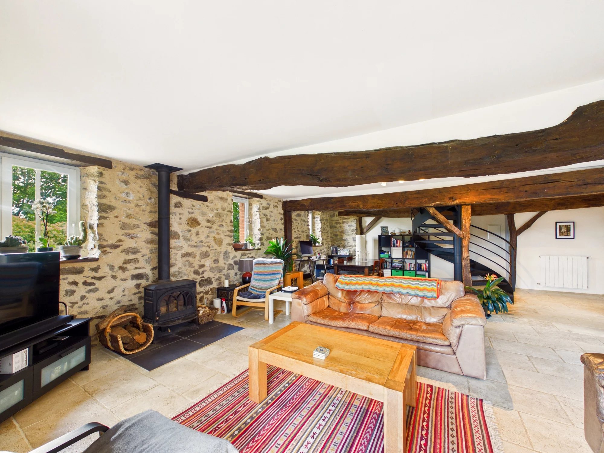 Stone 6 bedroomed, 5 bathroomed house in Mirandol-Bourgnounac with countryside views, pool and land, Midi-Pyrénées – France – BVI84803